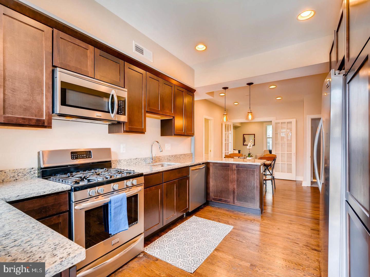 GREEKTOWN - Residential