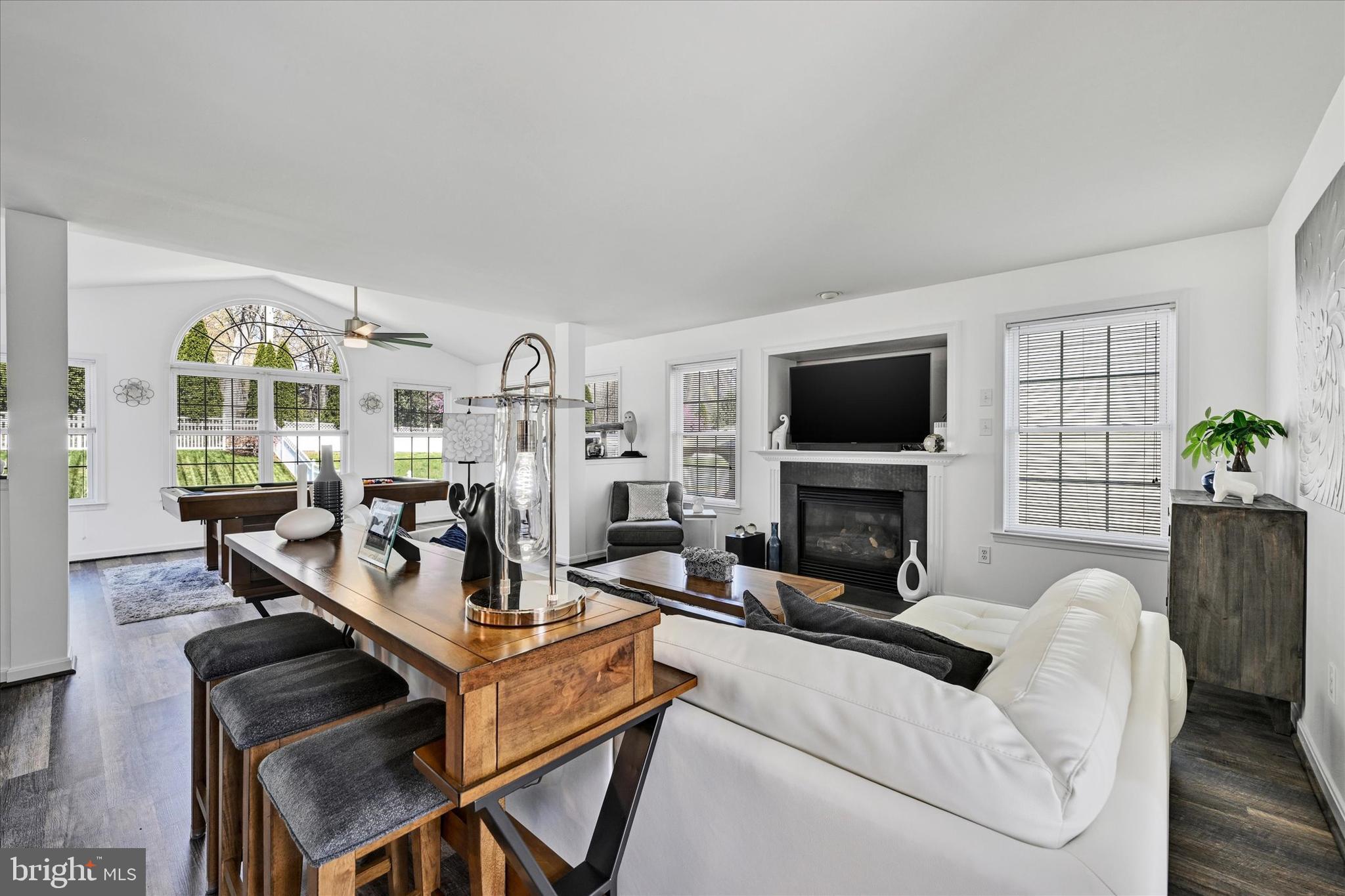 WEST VALLEY OAKS - Residential