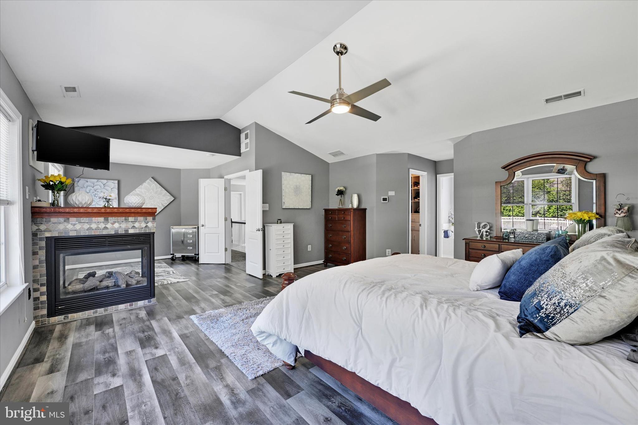 WEST VALLEY OAKS - Residential