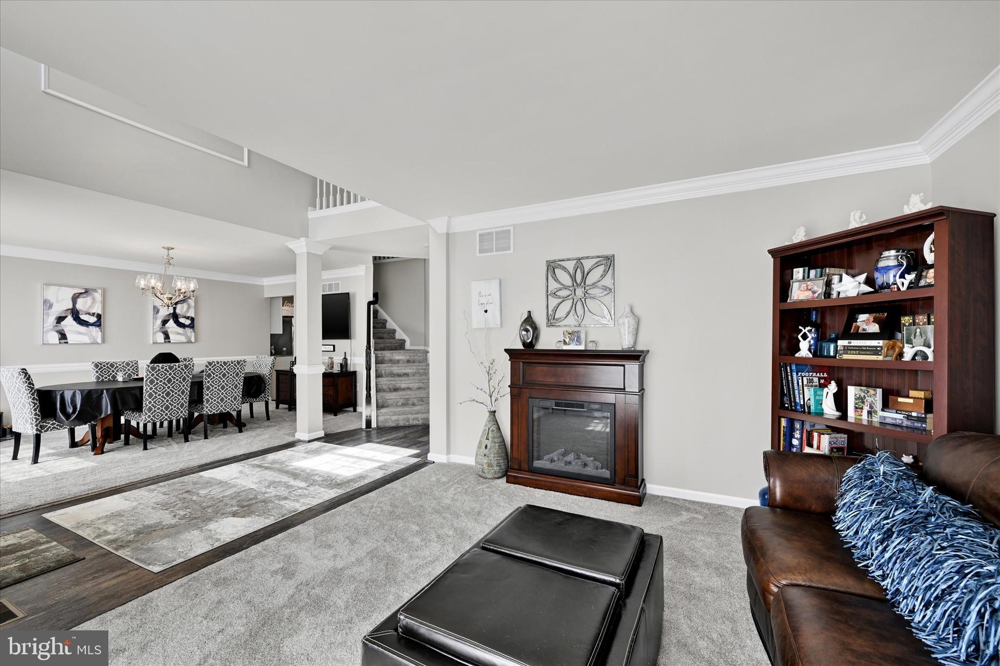 WEST VALLEY OAKS - Residential