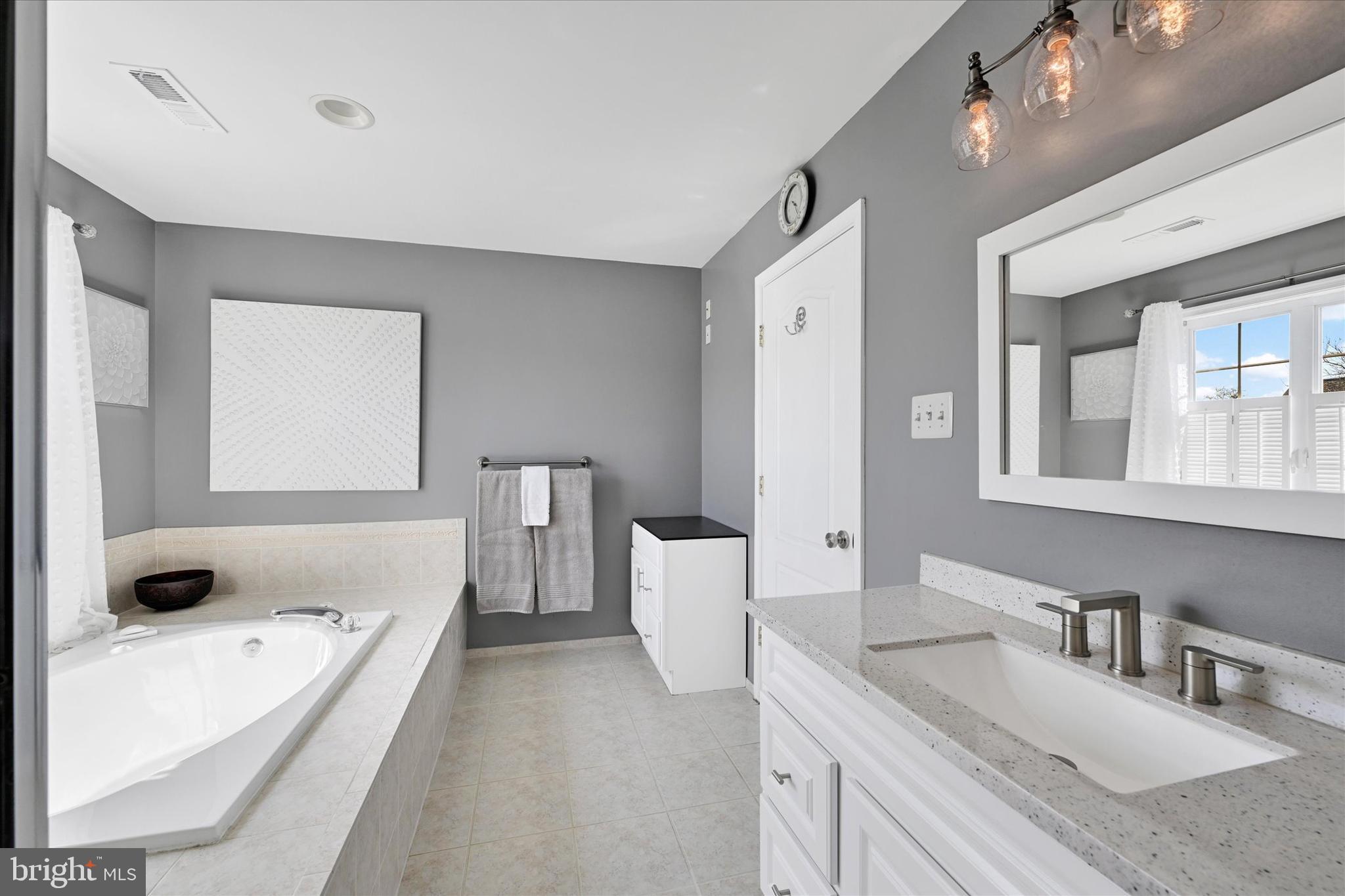 WEST VALLEY OAKS - Residential