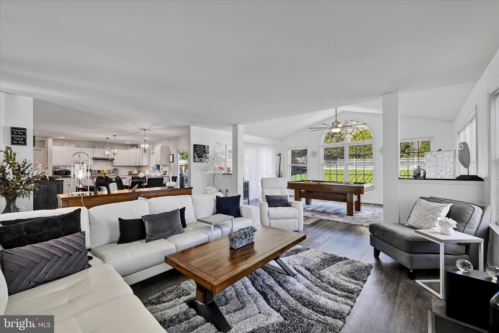 WEST VALLEY OAKS - Residential