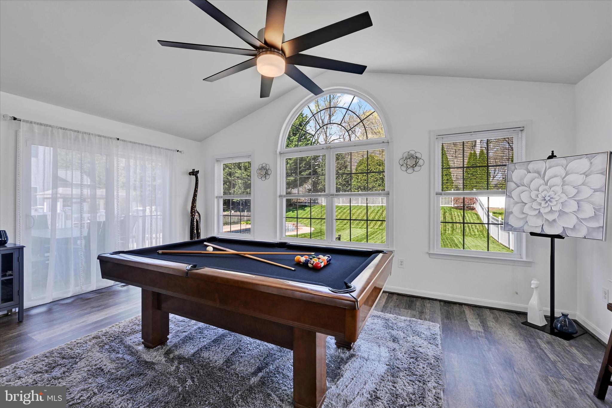 WEST VALLEY OAKS - Residential