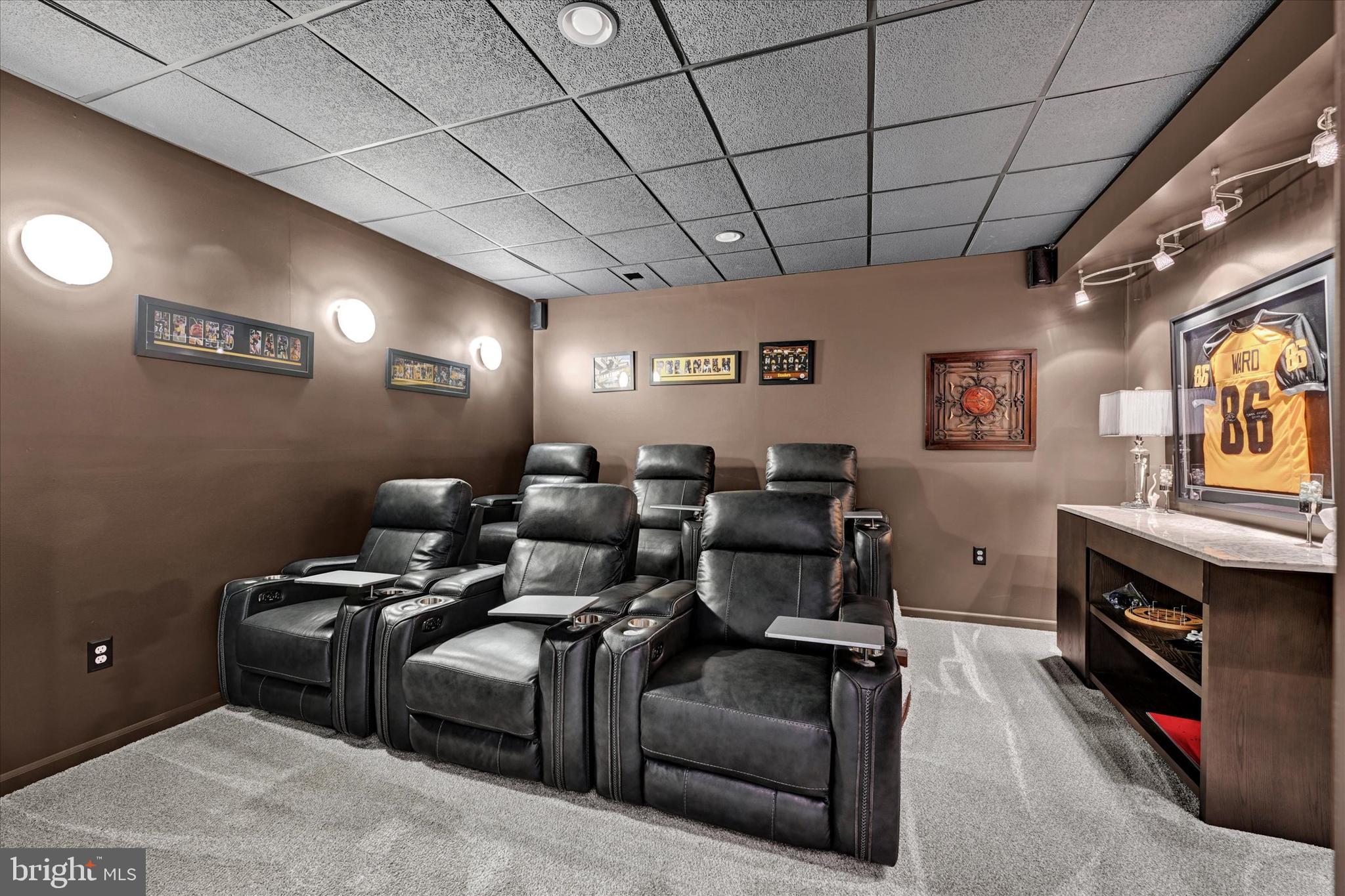 WEST VALLEY OAKS - Residential