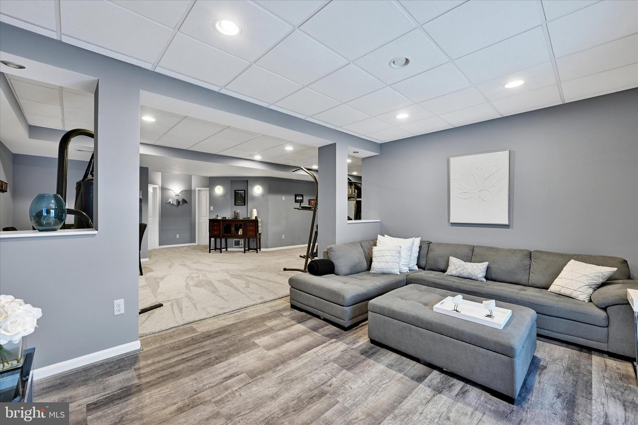 WEST VALLEY OAKS - Residential