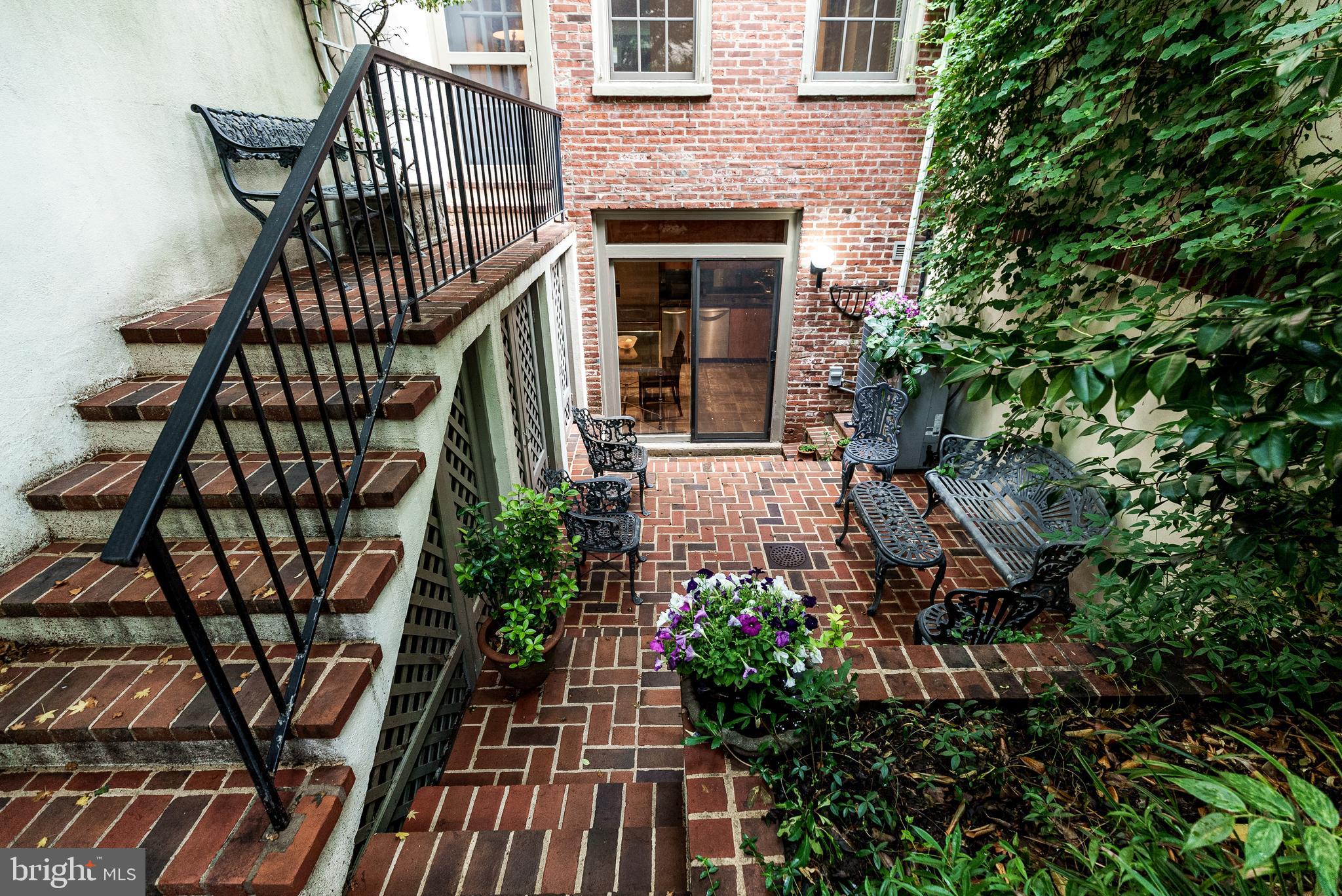 SOCIETY HILL - Residential