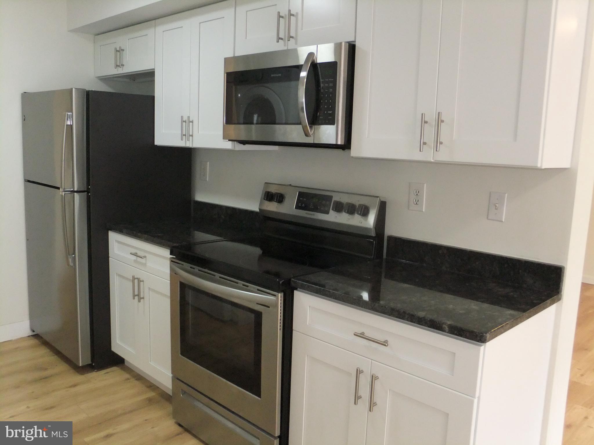 OAK HILL ESTATES - Residential Lease