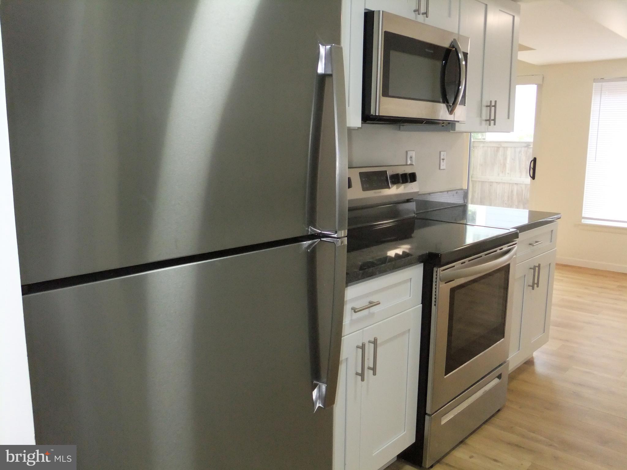 OAK HILL ESTATES - Residential Lease