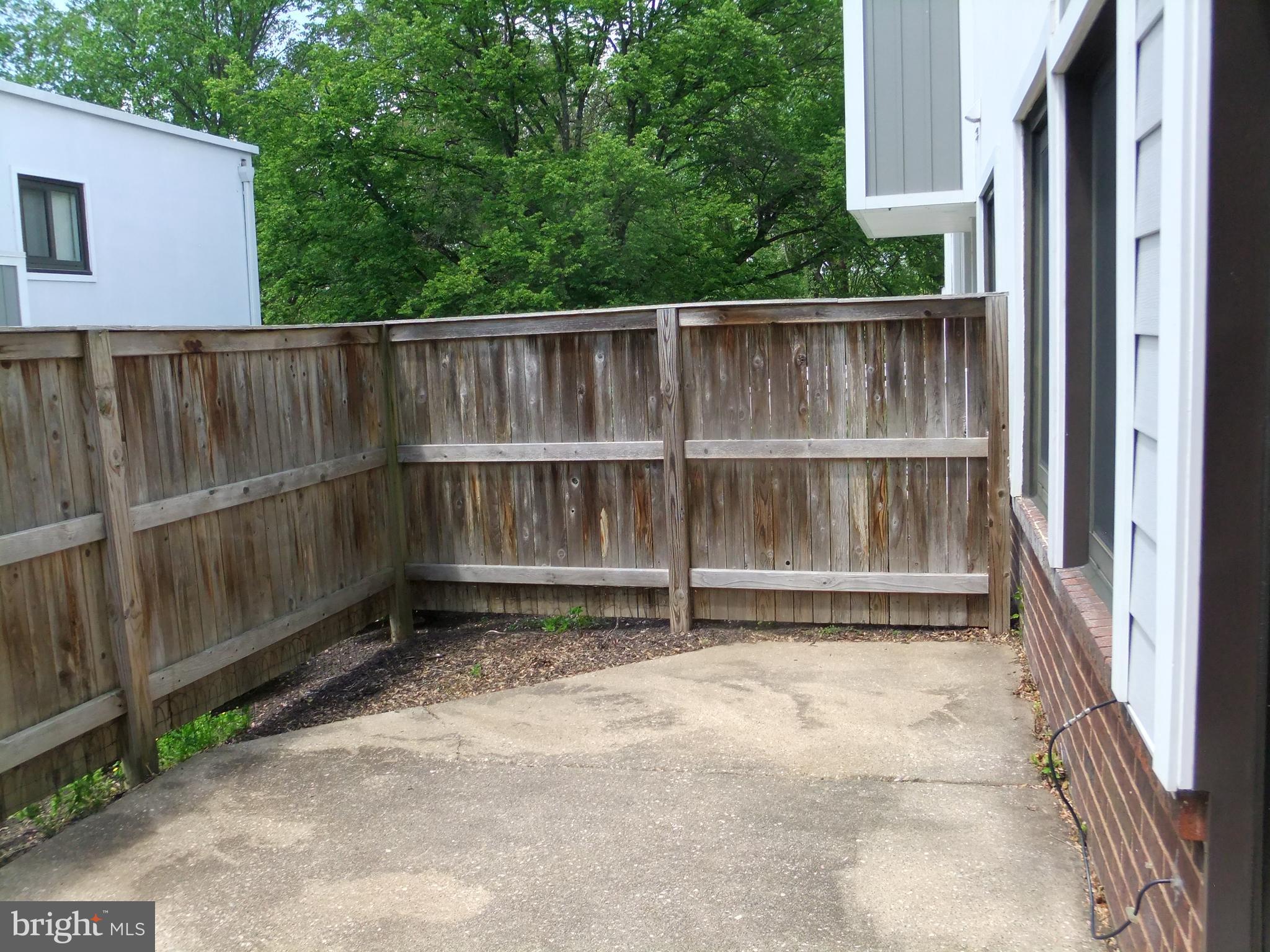 OAK HILL ESTATES - Residential Lease