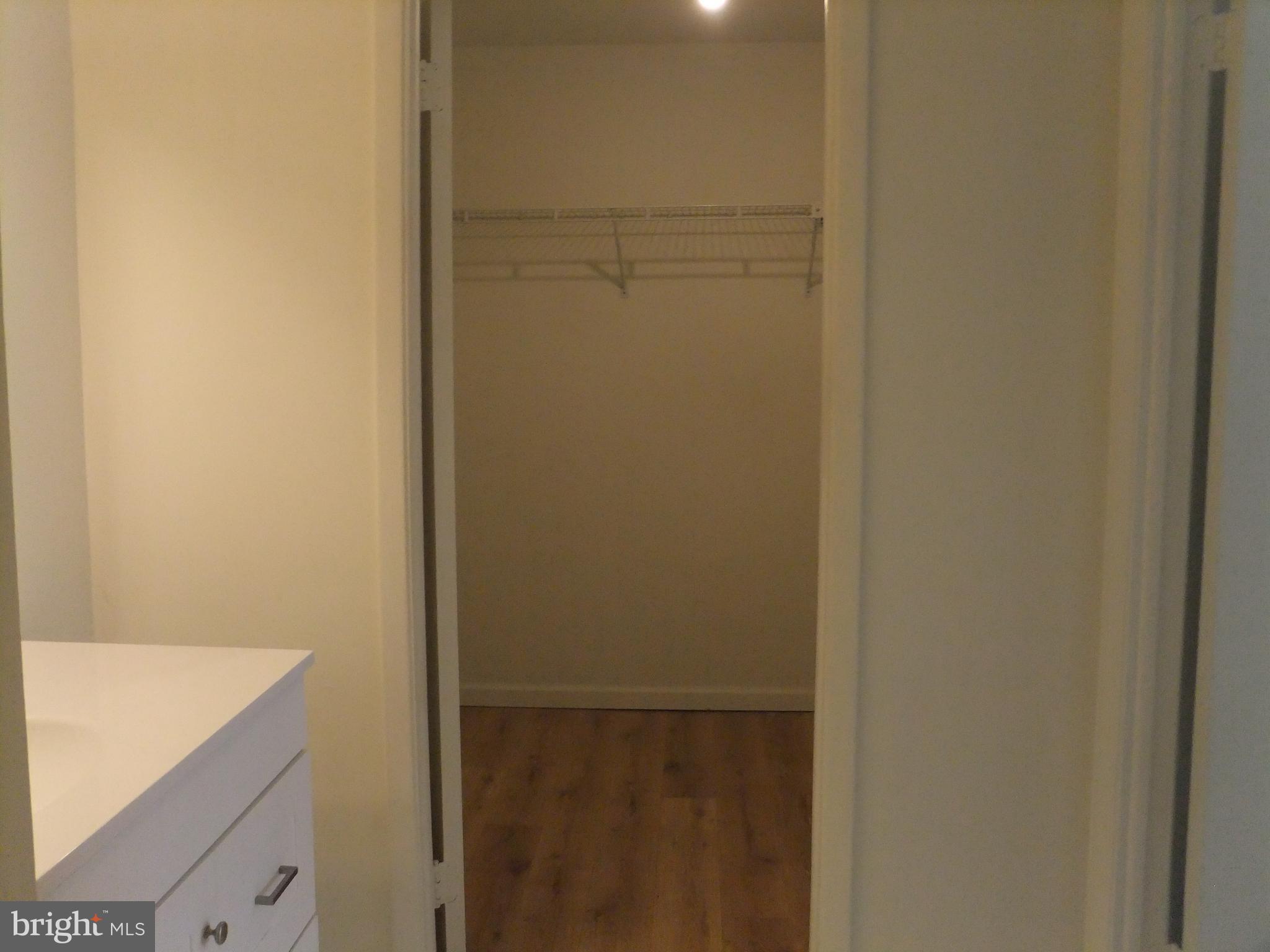 OAK HILL ESTATES - Residential Lease