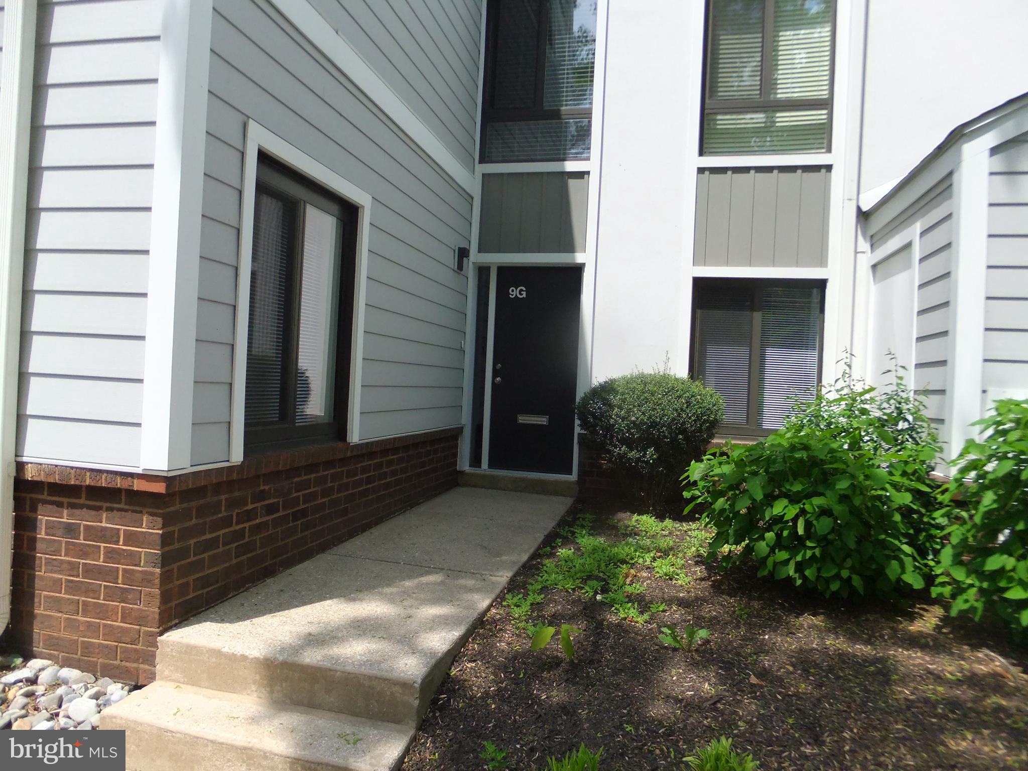 OAK HILL ESTATES - Residential Lease