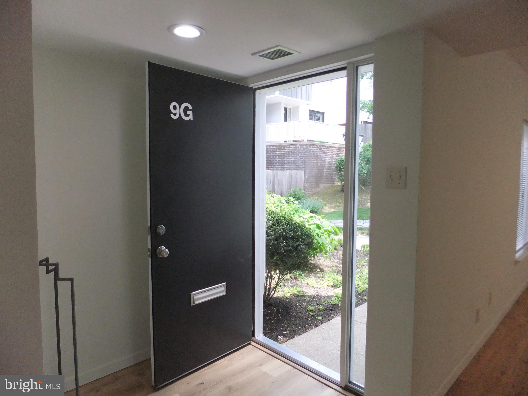 OAK HILL ESTATES - Residential Lease