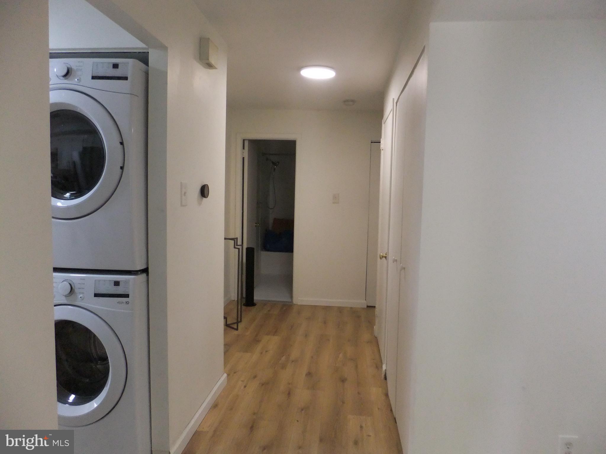 OAK HILL ESTATES - Residential Lease