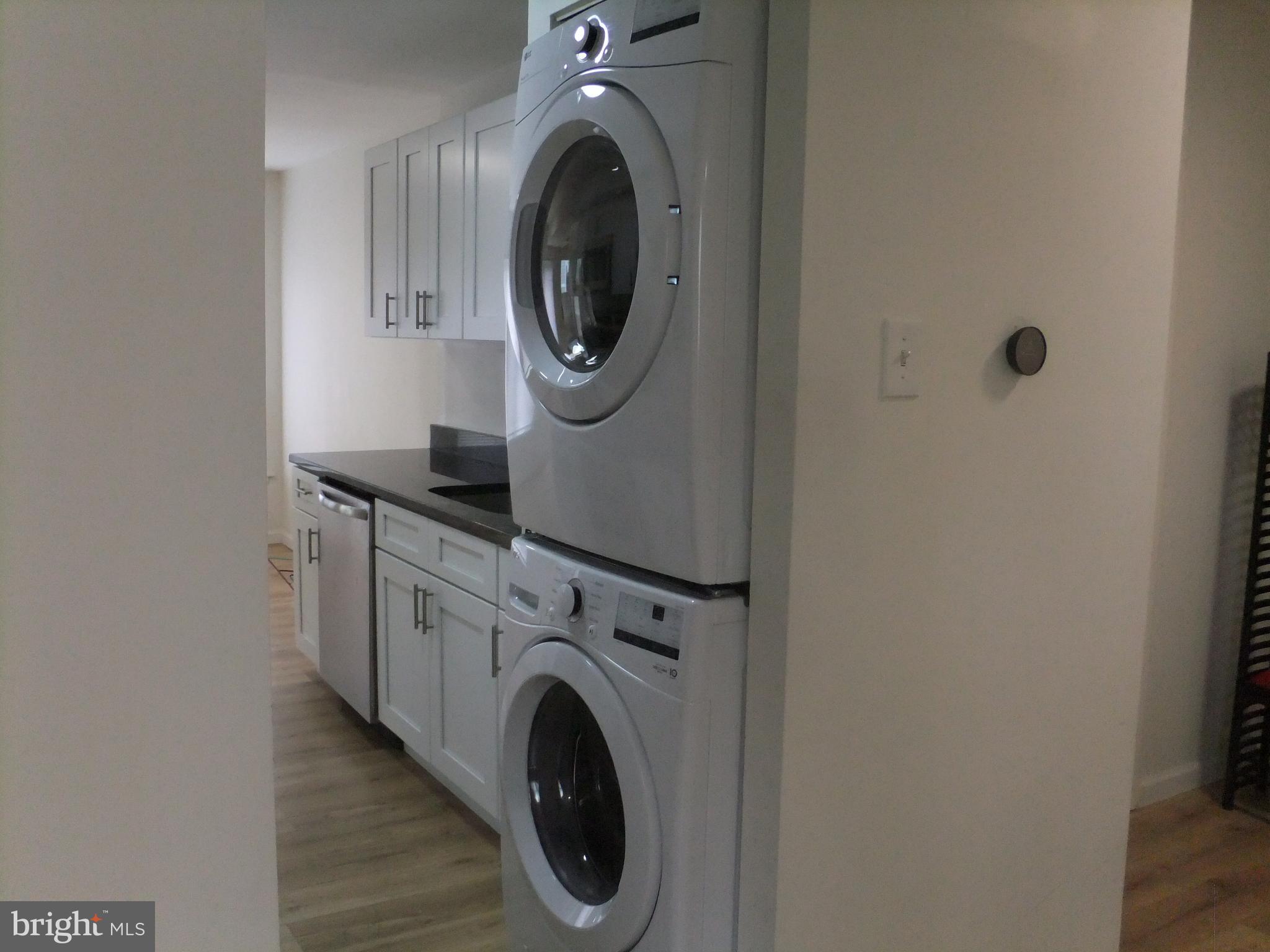 OAK HILL ESTATES - Residential Lease