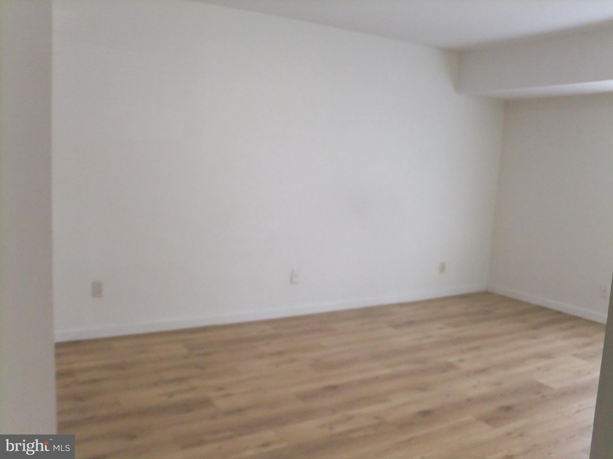 OAK HILL ESTATES - Residential Lease