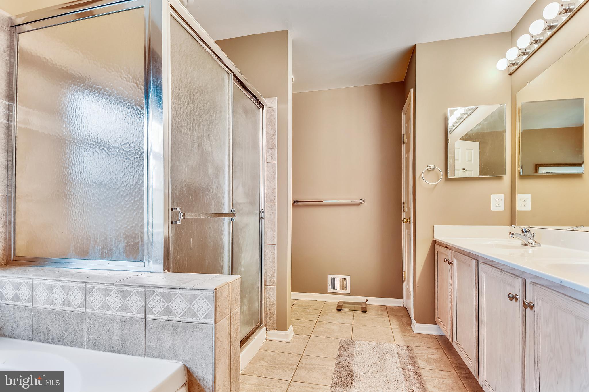 GREEN HILL MANOR - Residential