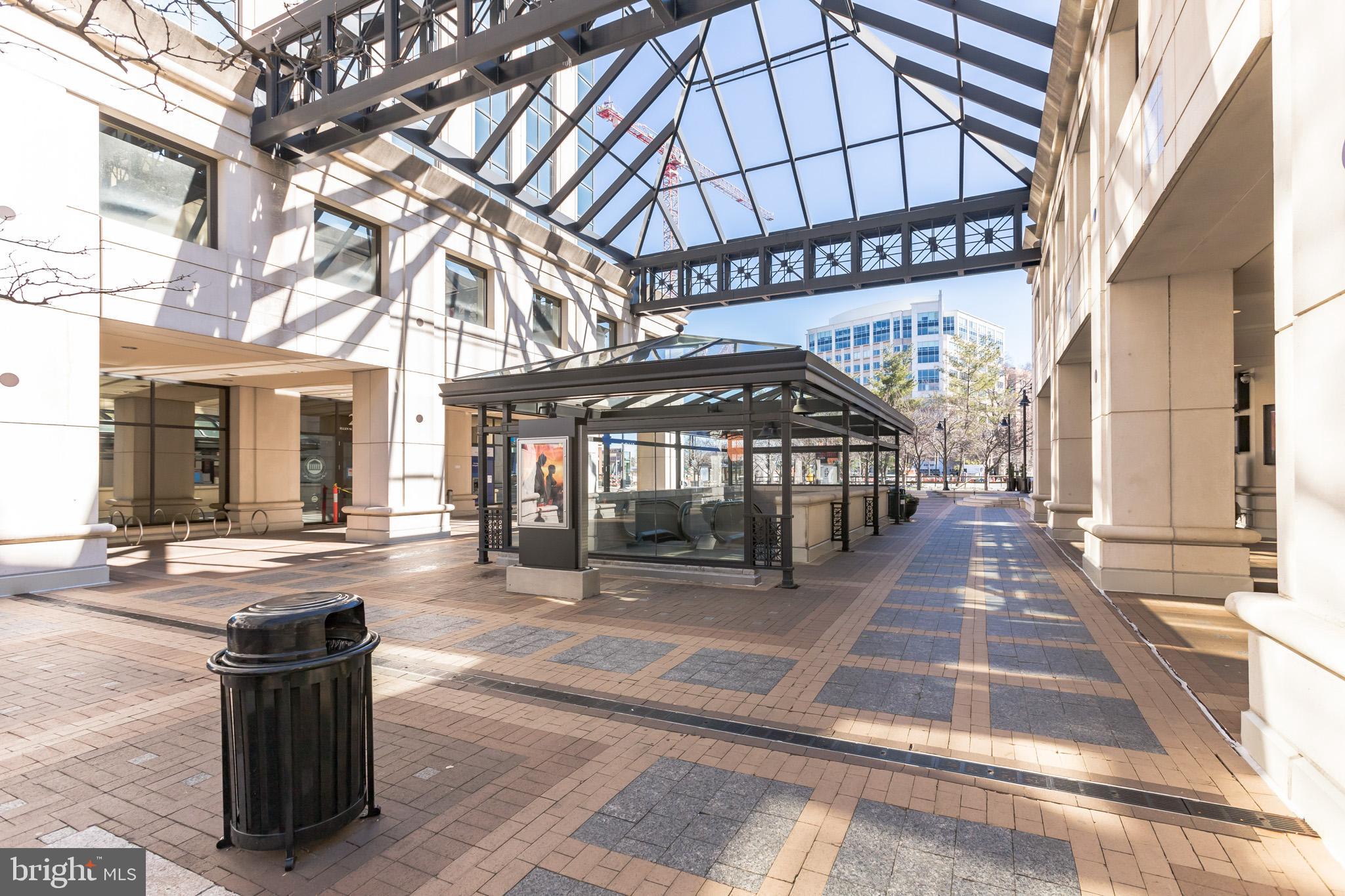 COLONIAL VILLAGE - Residential Lease