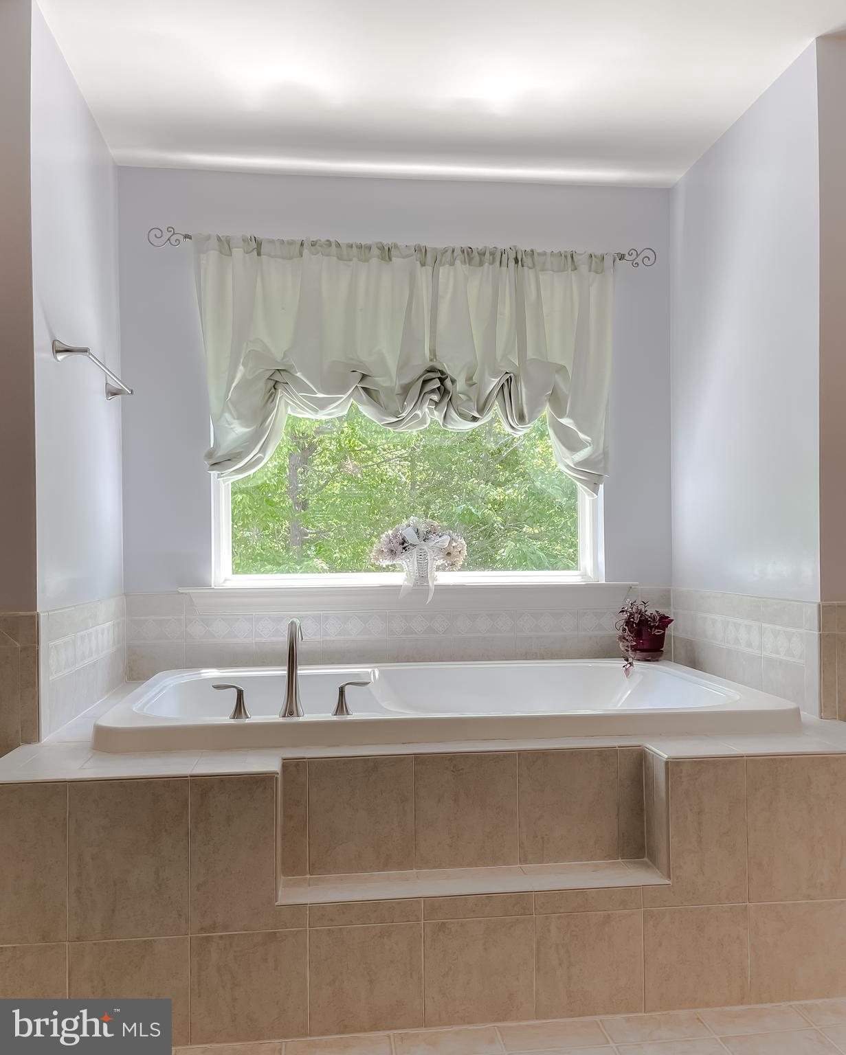 KINGSTON ESTATES - Residential