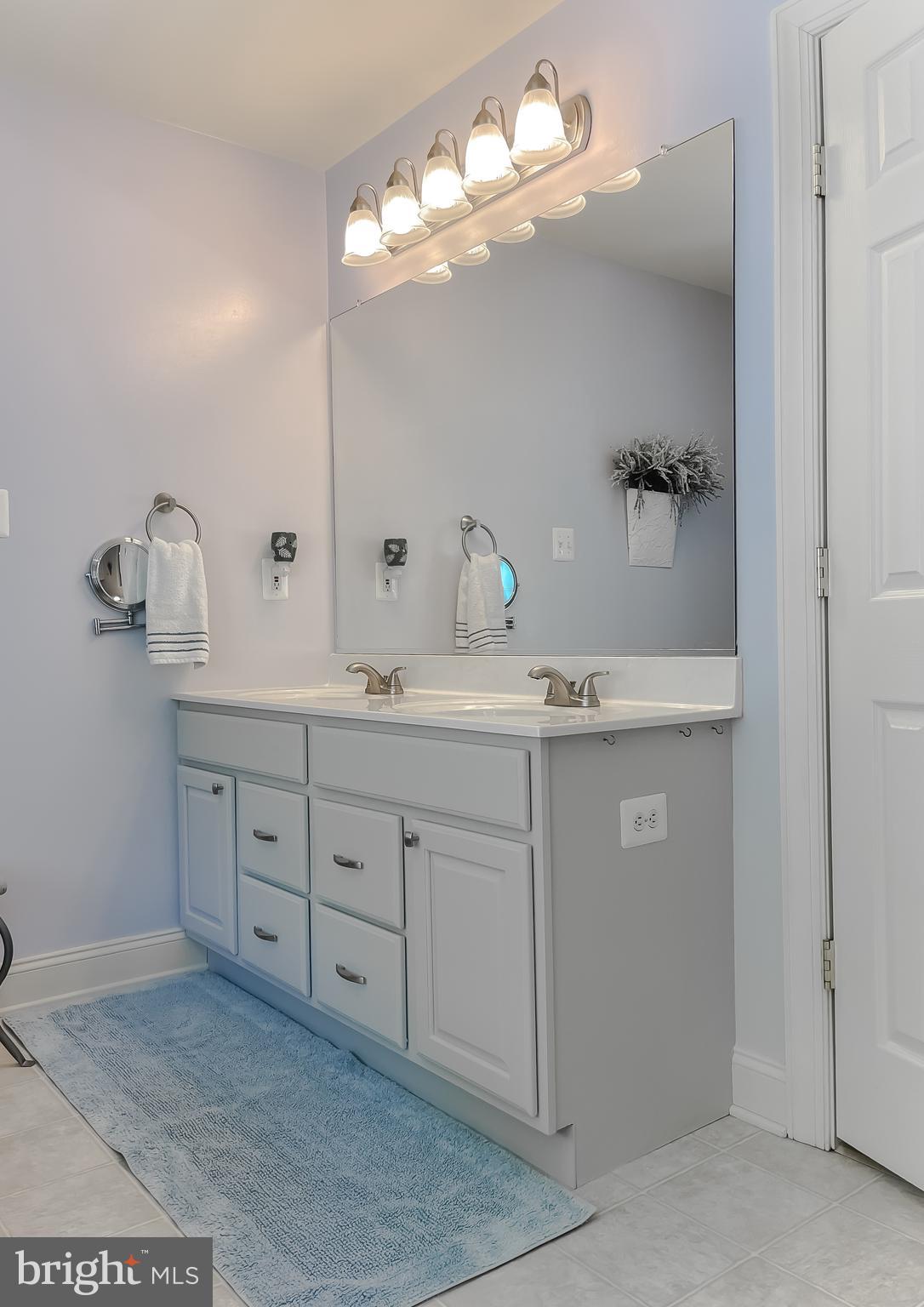 KINGSTON ESTATES - Residential