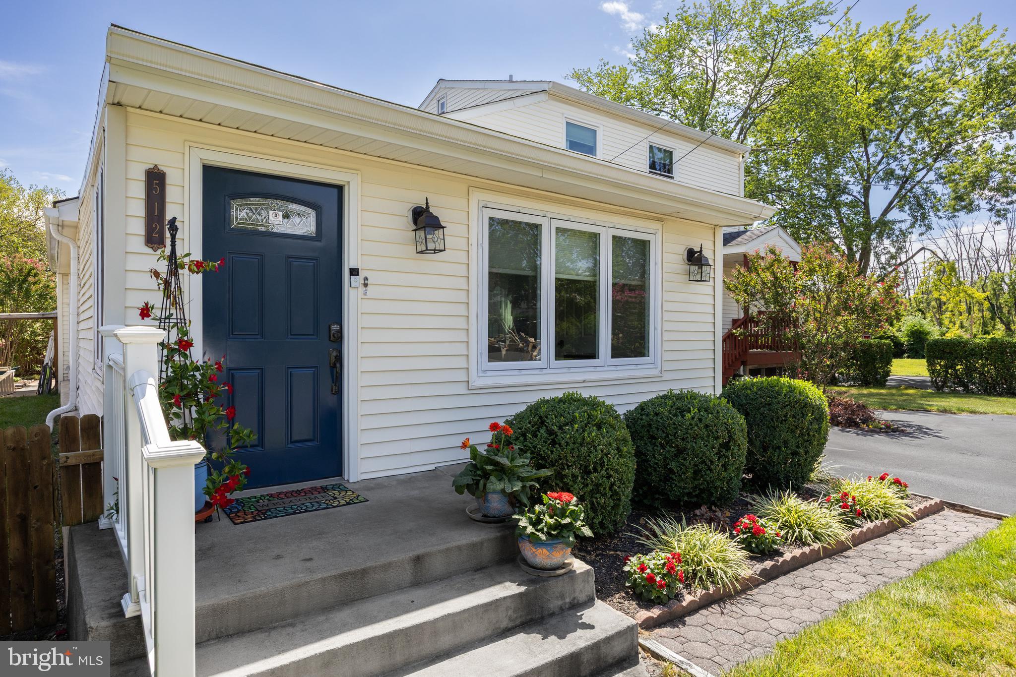 512 DIVISION STREET