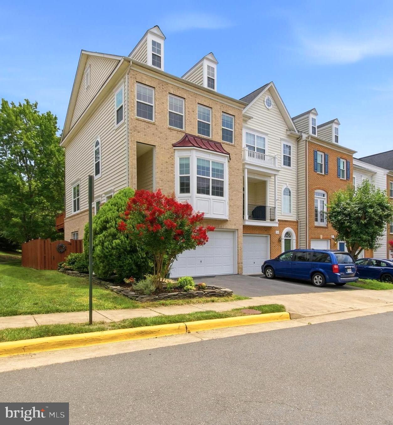 7843 LOCUST LEAF LANE