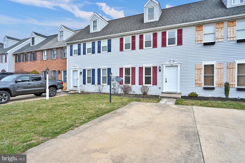 Photo of 112 GARRETT CIR, EPHRATA, PA 17522 (MLS # PALA2032150)