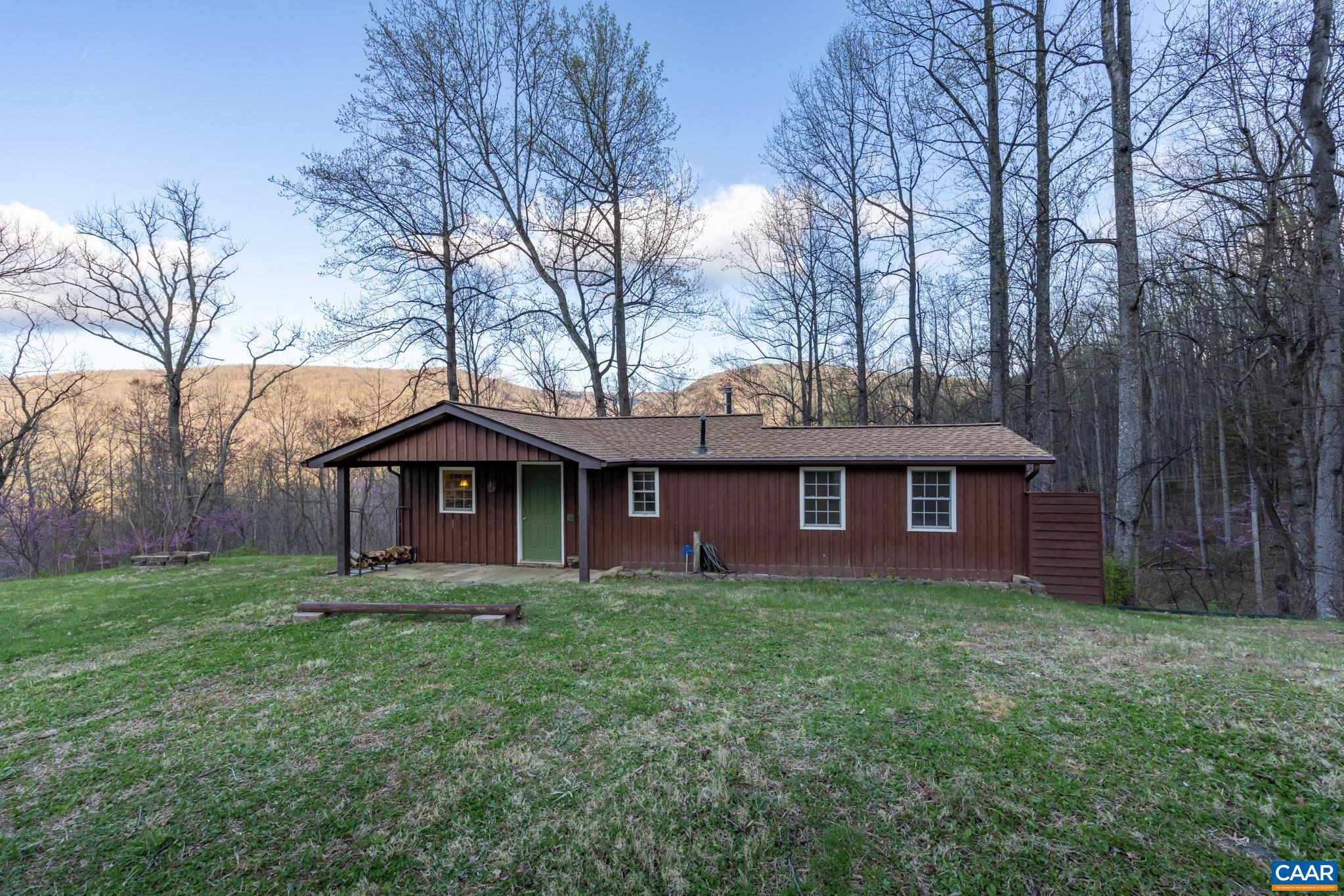 407 WINDY KNOLL LN