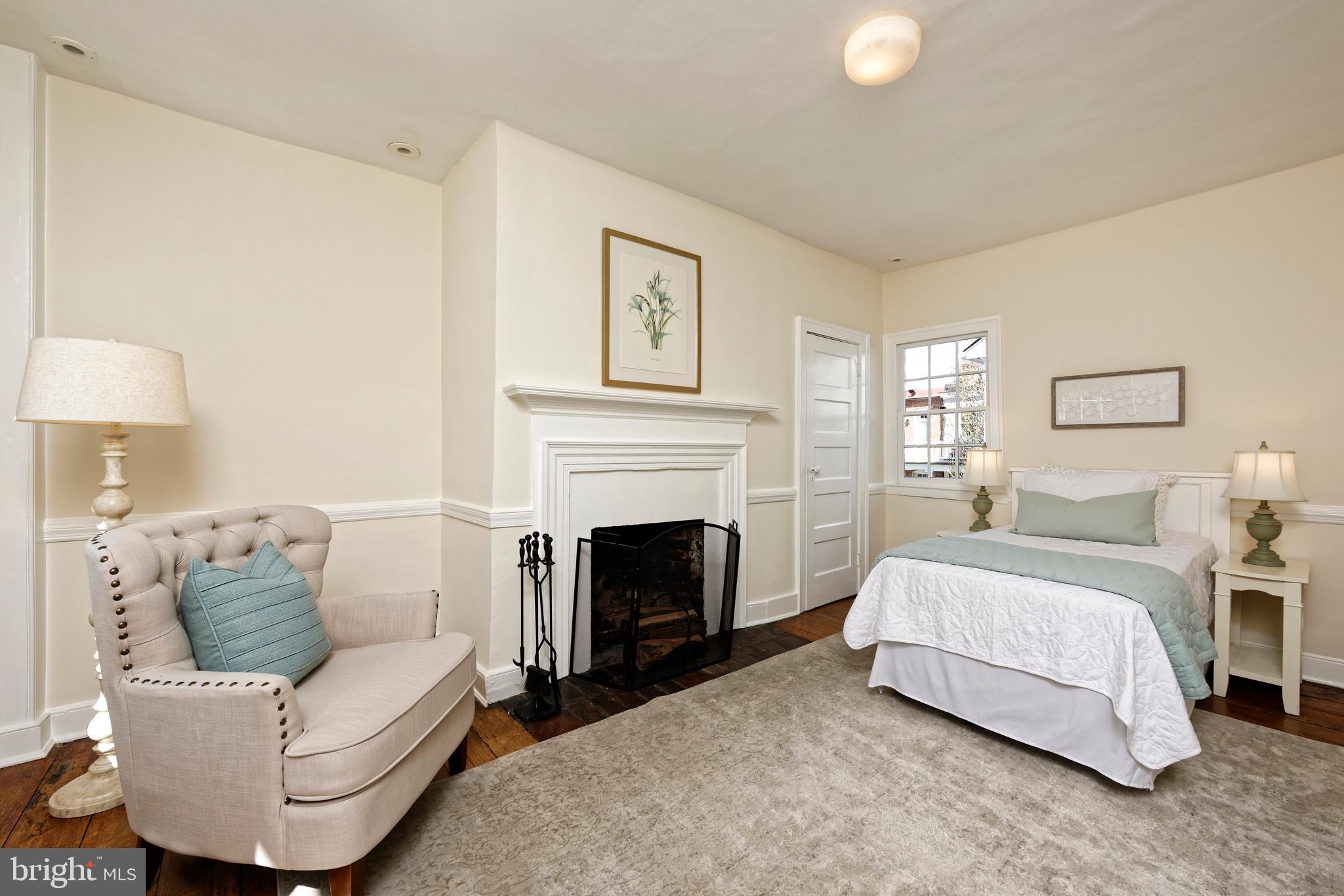 OLD TOWN ALEXANDRIA - Residential