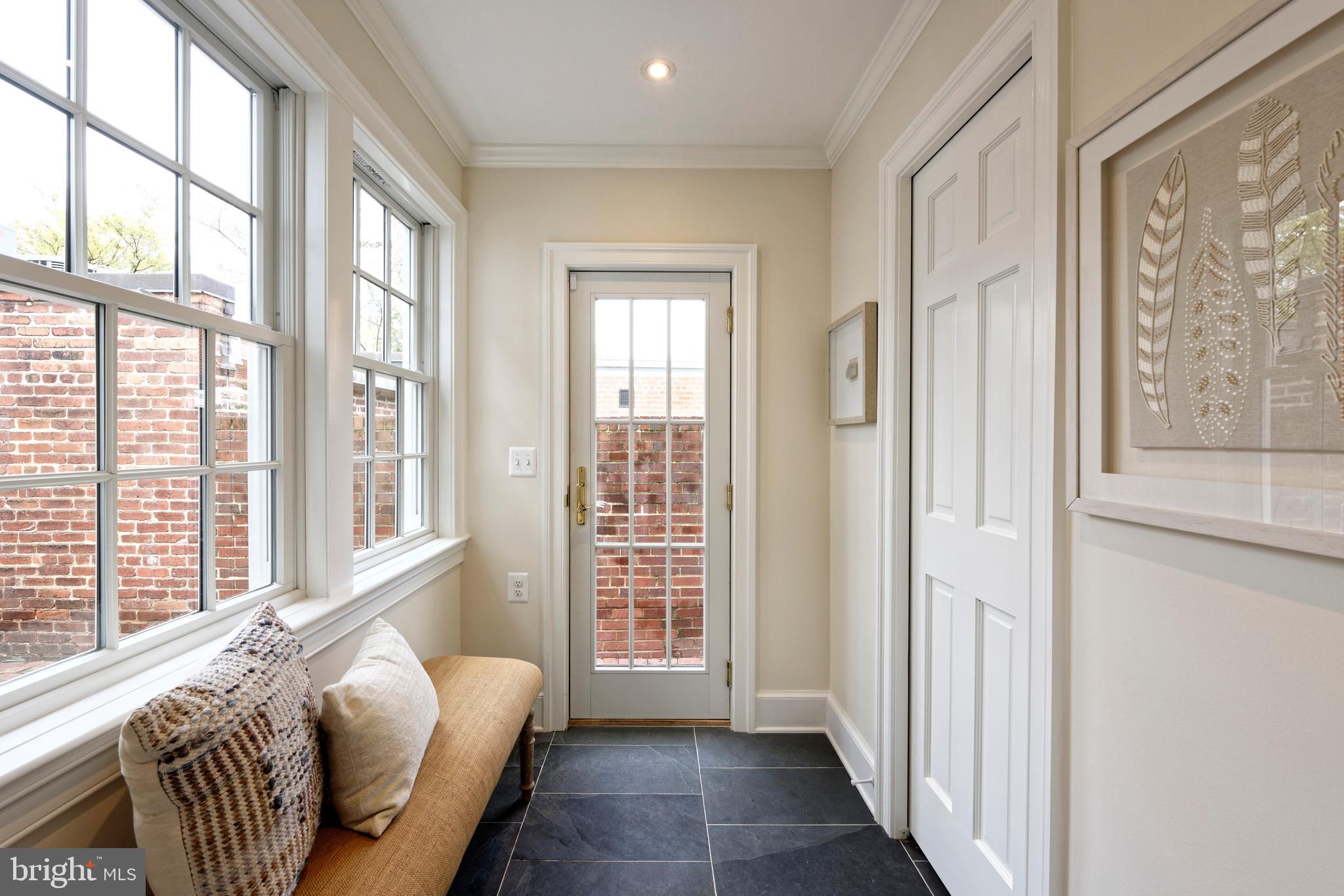 OLD TOWN ALEXANDRIA - Residential