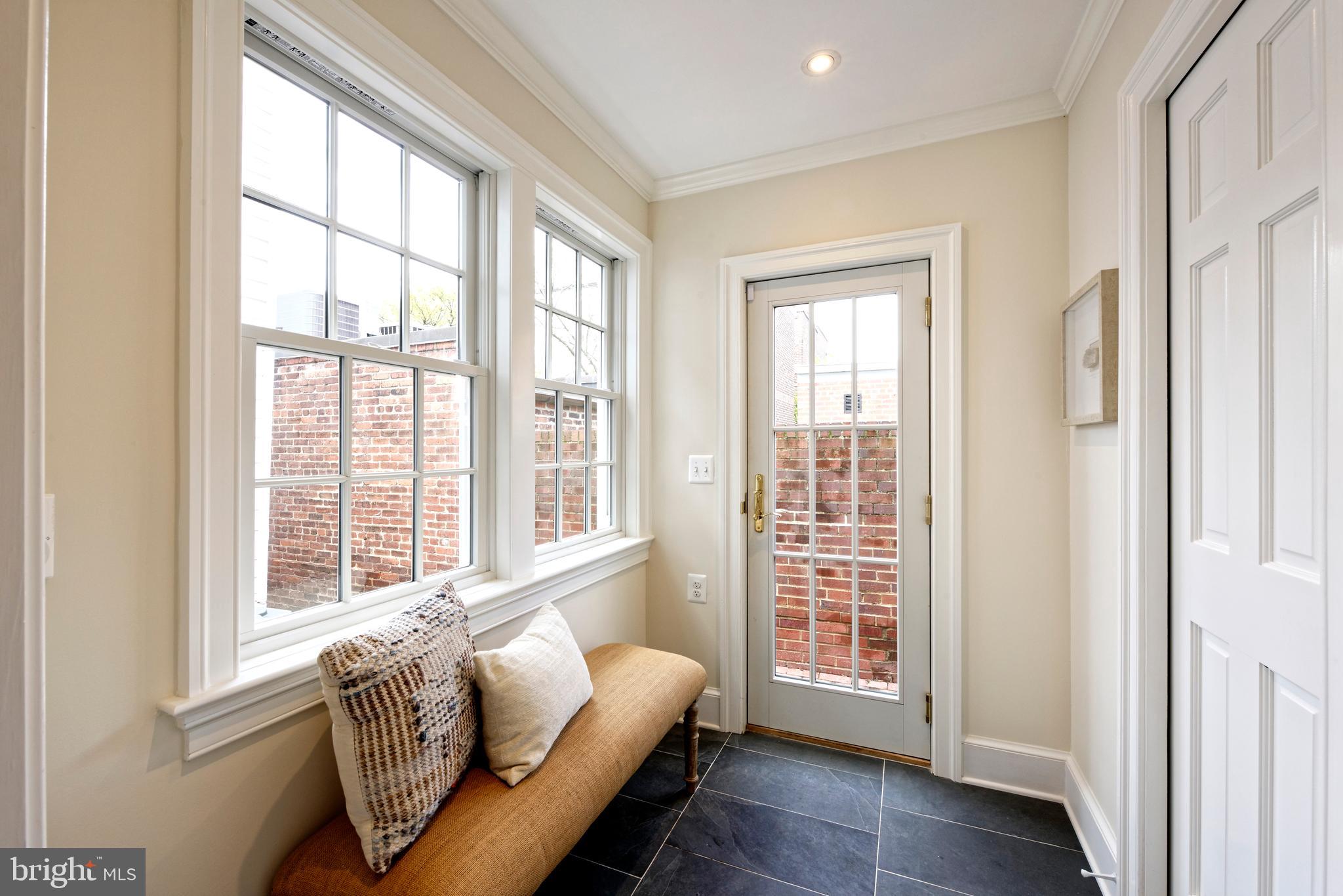 OLD TOWN ALEXANDRIA - Residential