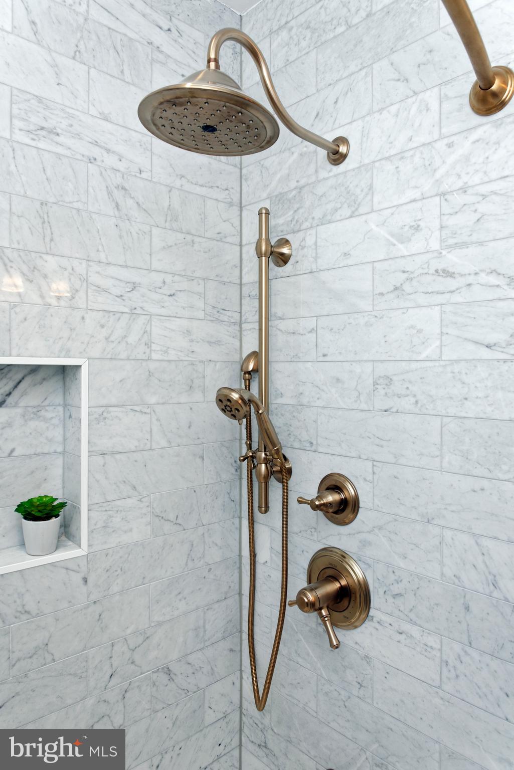 OLD TOWN ALEXANDRIA - Residential