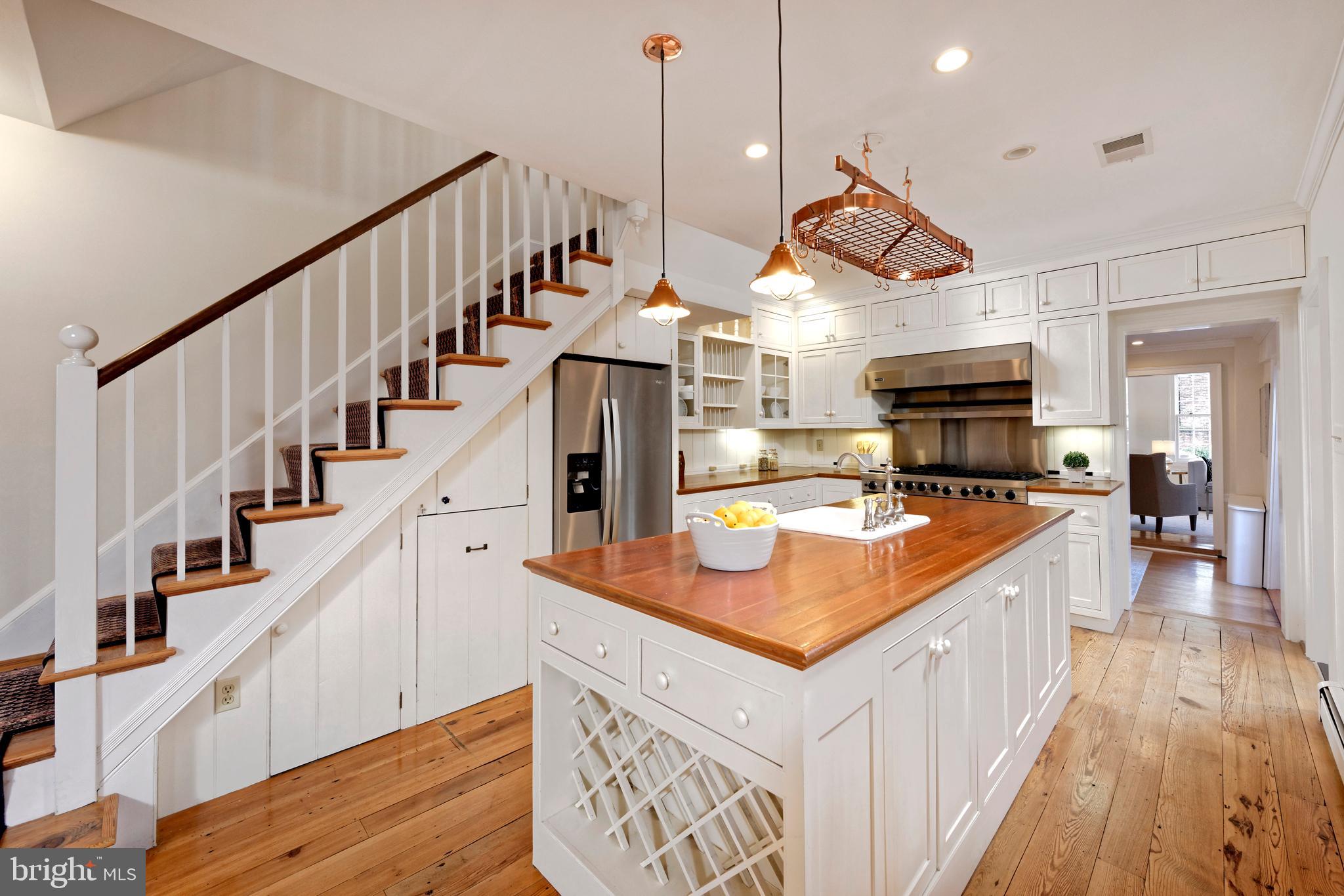 OLD TOWN ALEXANDRIA - Residential