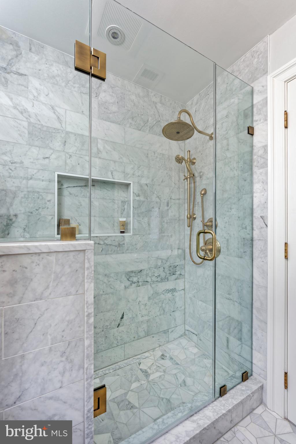 OLD TOWN ALEXANDRIA - Residential