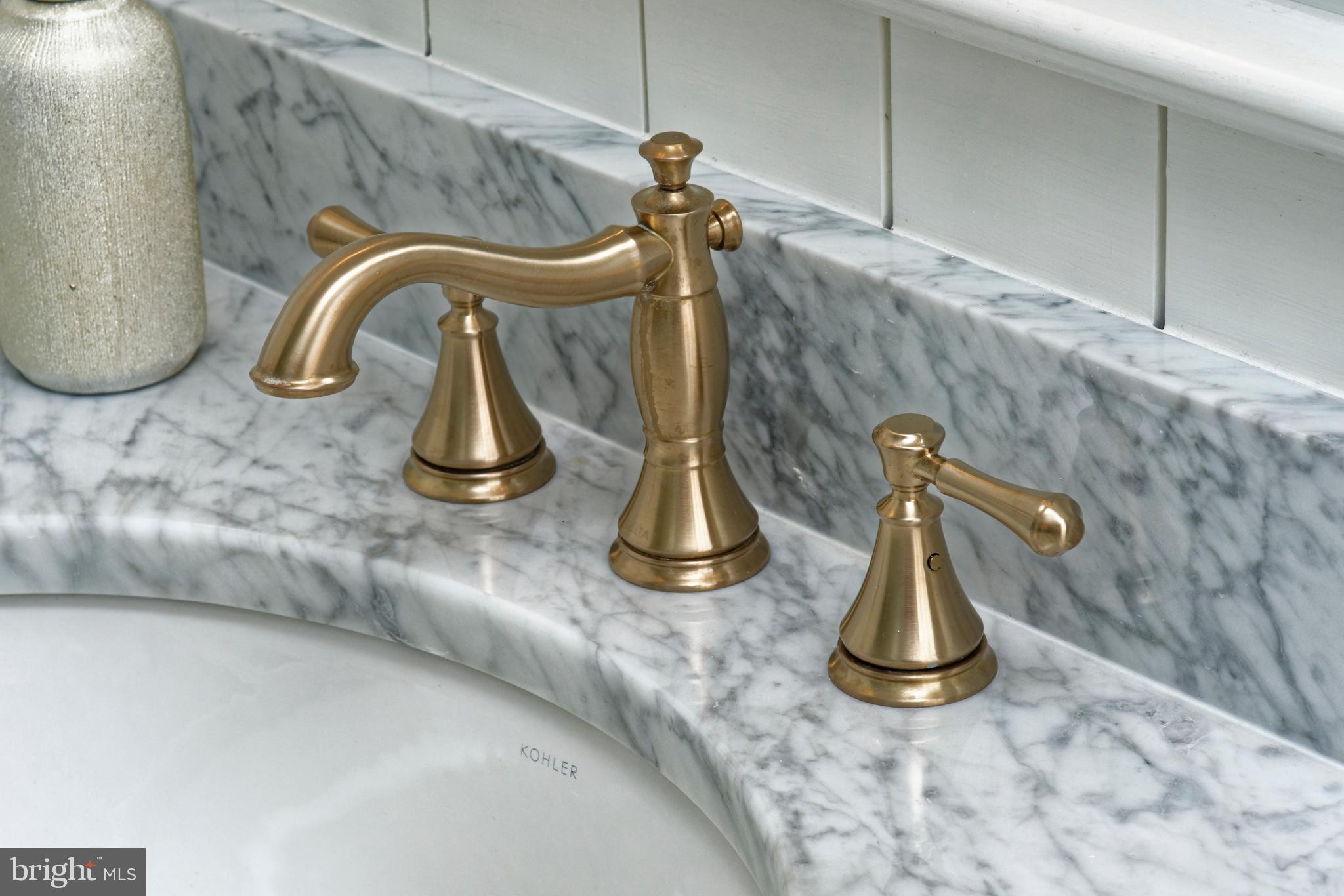 OLD TOWN ALEXANDRIA - Residential