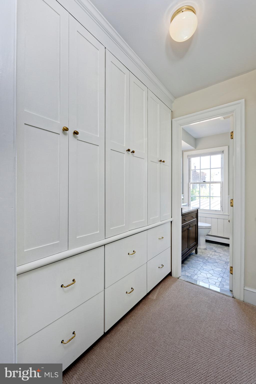 OLD TOWN ALEXANDRIA - Residential