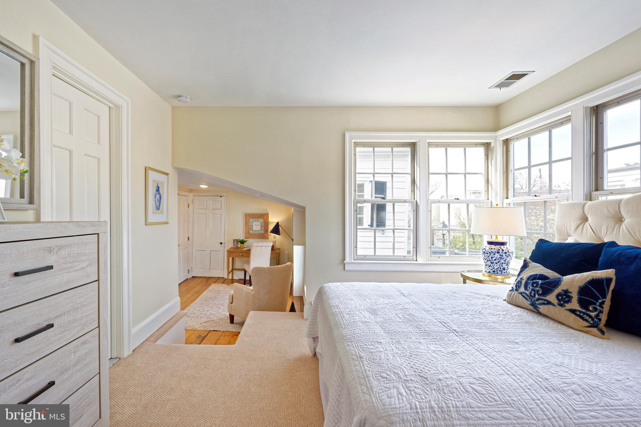 OLD TOWN ALEXANDRIA - Residential