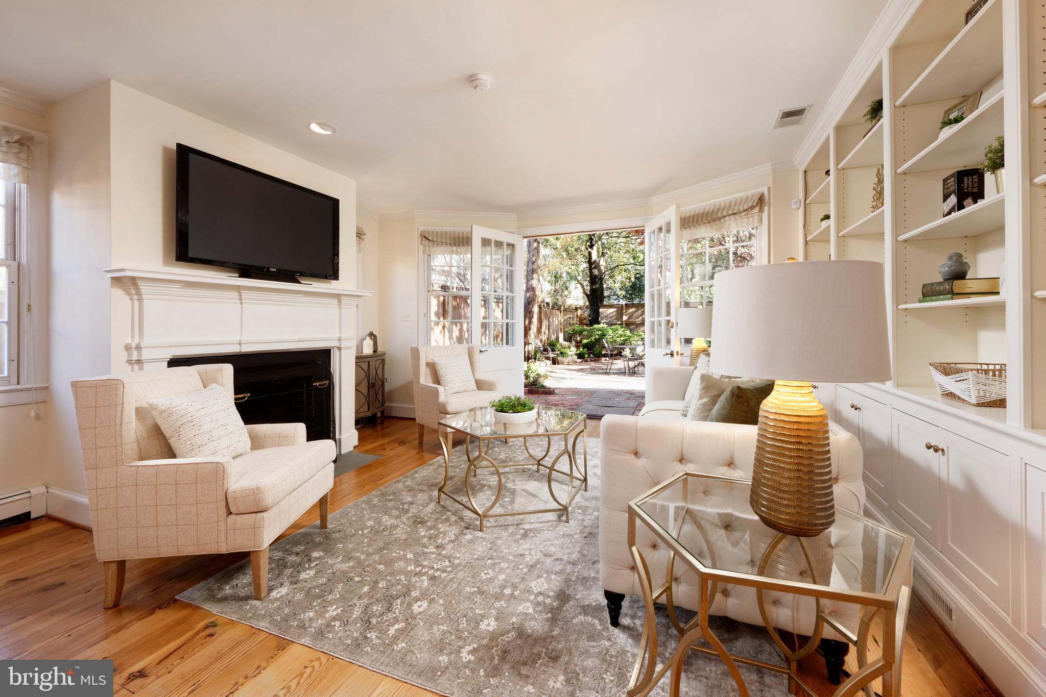 OLD TOWN ALEXANDRIA - Residential