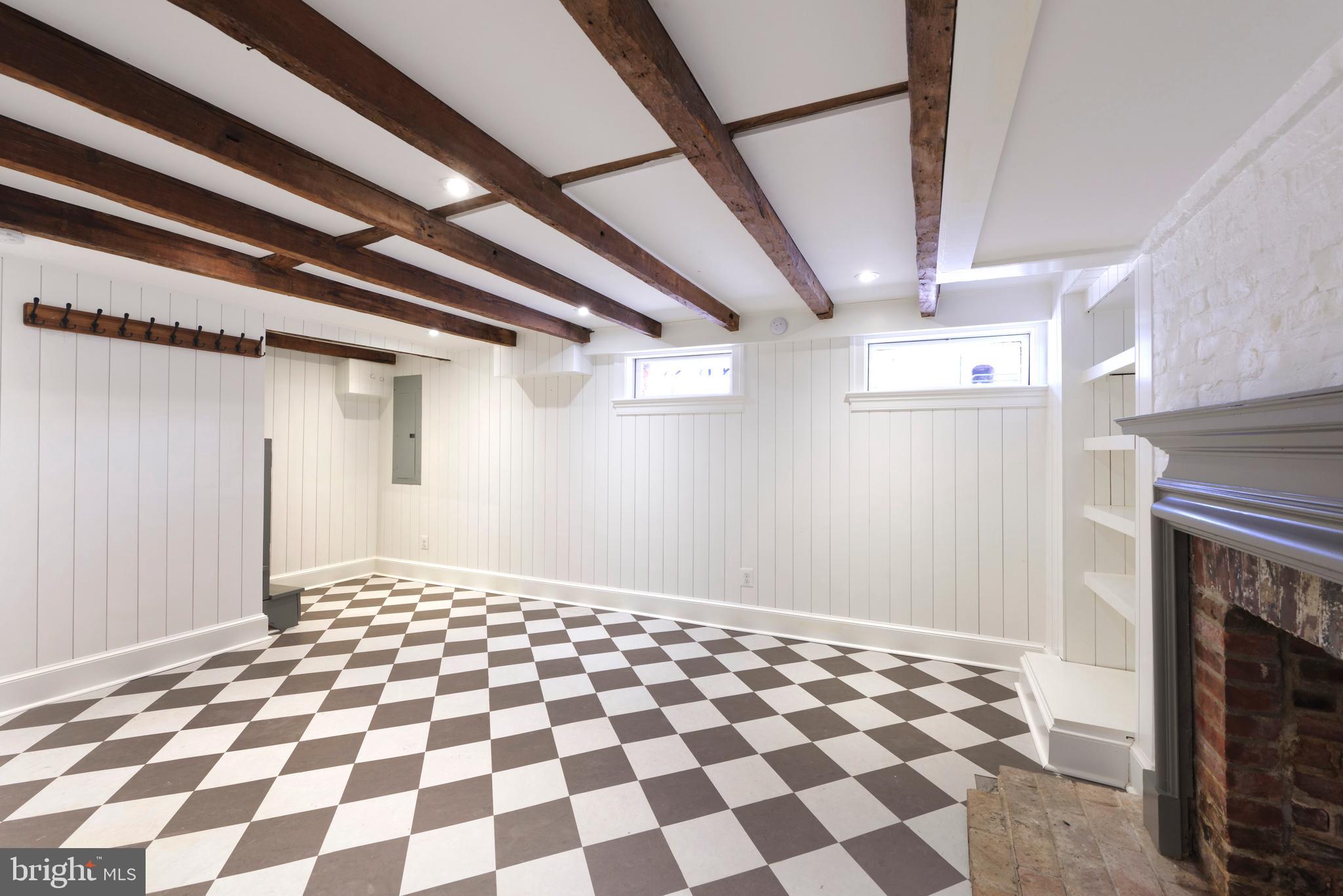 OLD TOWN ALEXANDRIA - Residential