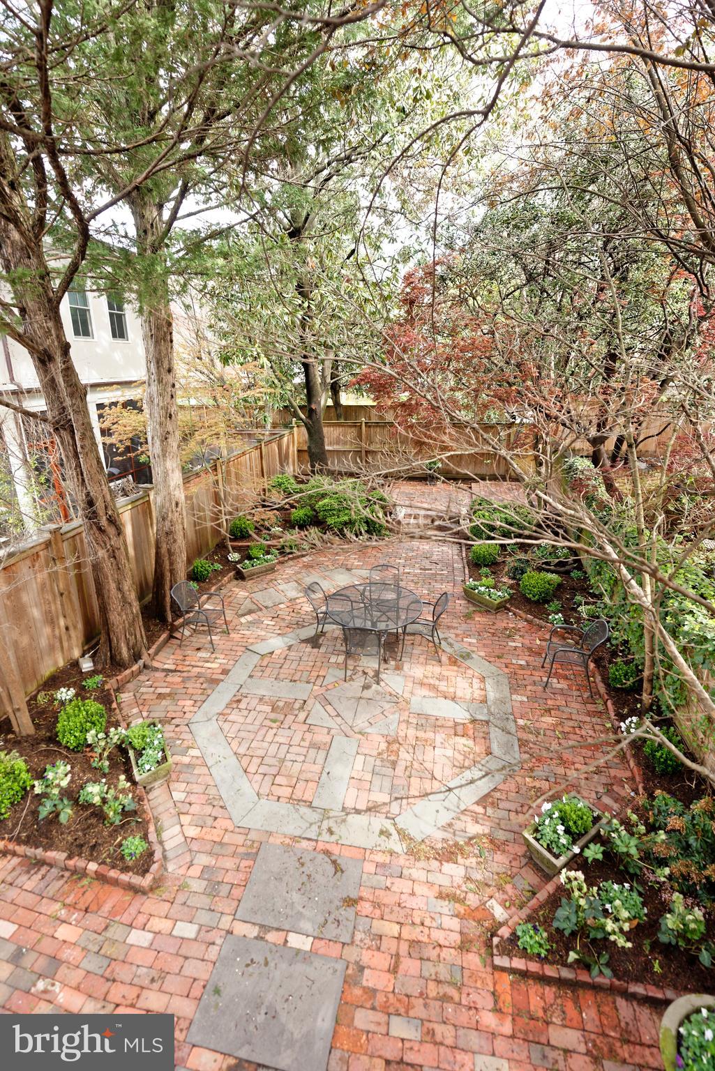 OLD TOWN ALEXANDRIA - Residential