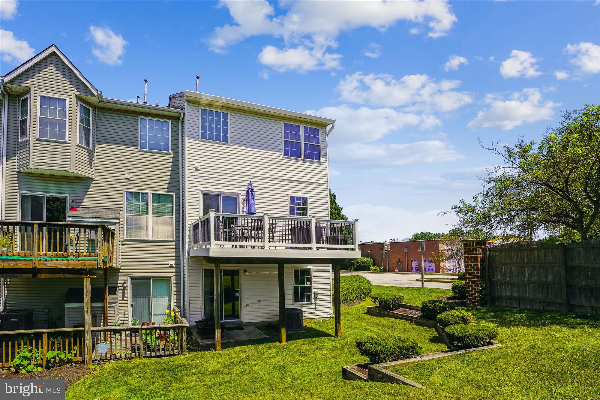 ELLICOTT PARK - Residential