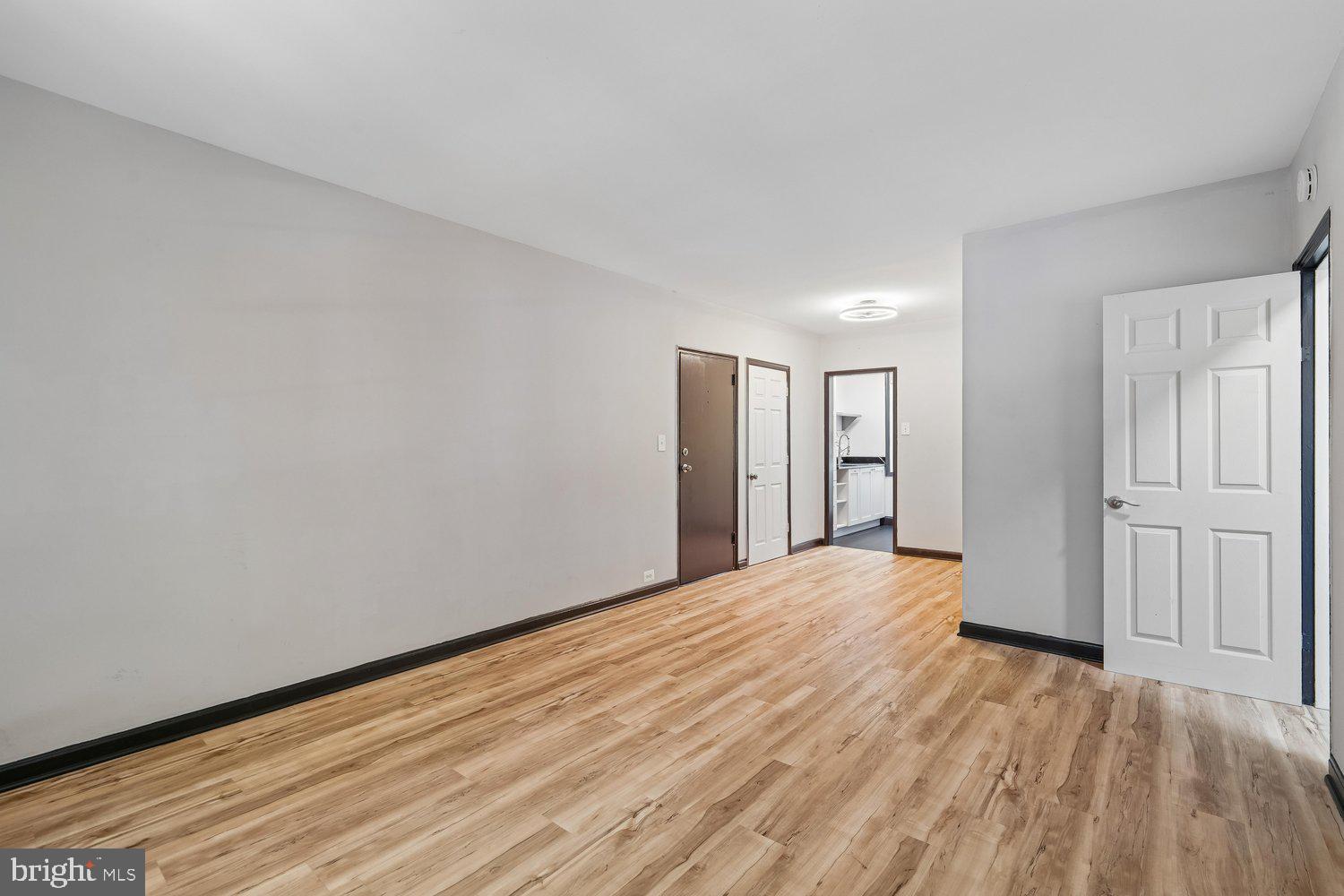 226 N THOMAS STREET 226-4
