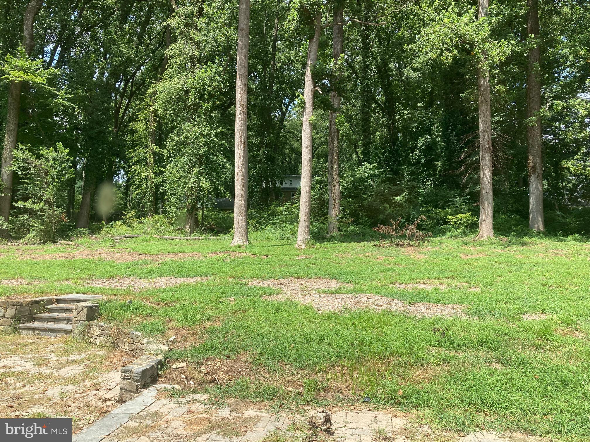 ELMWOOD ESTATES - Residential Lease