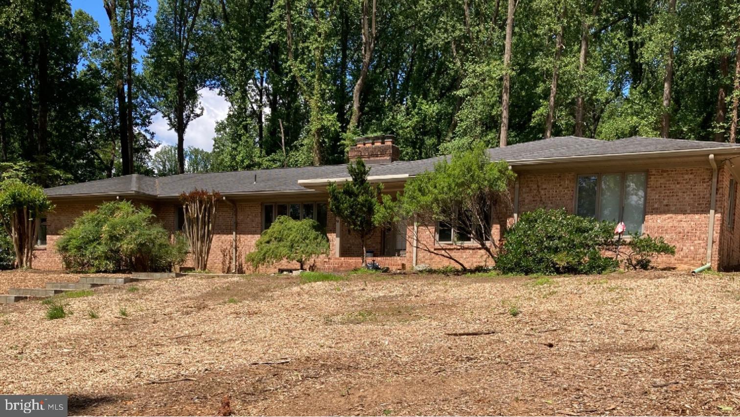 ELMWOOD ESTATES - Residential Lease