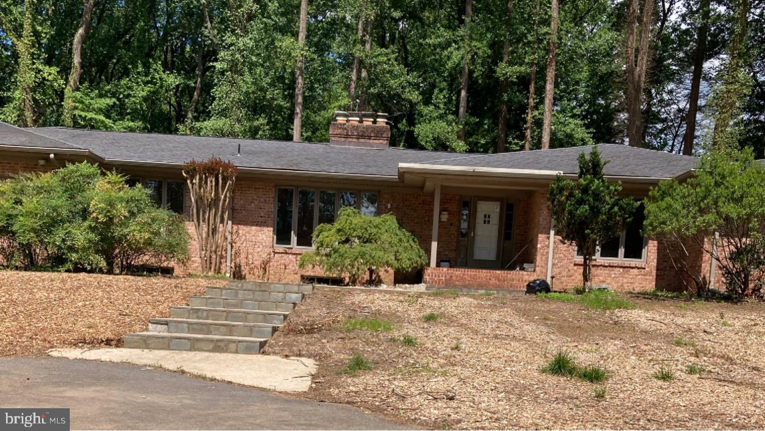 ELMWOOD ESTATES - Residential Lease