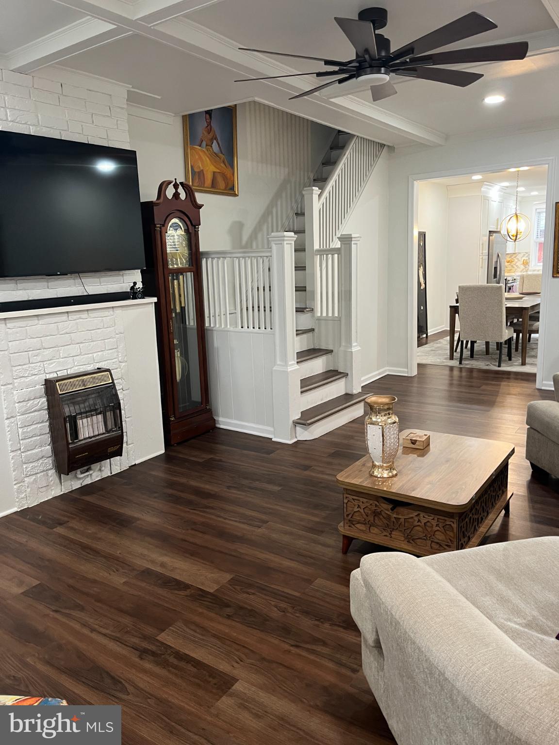 5929 CHRISTIAN STREET