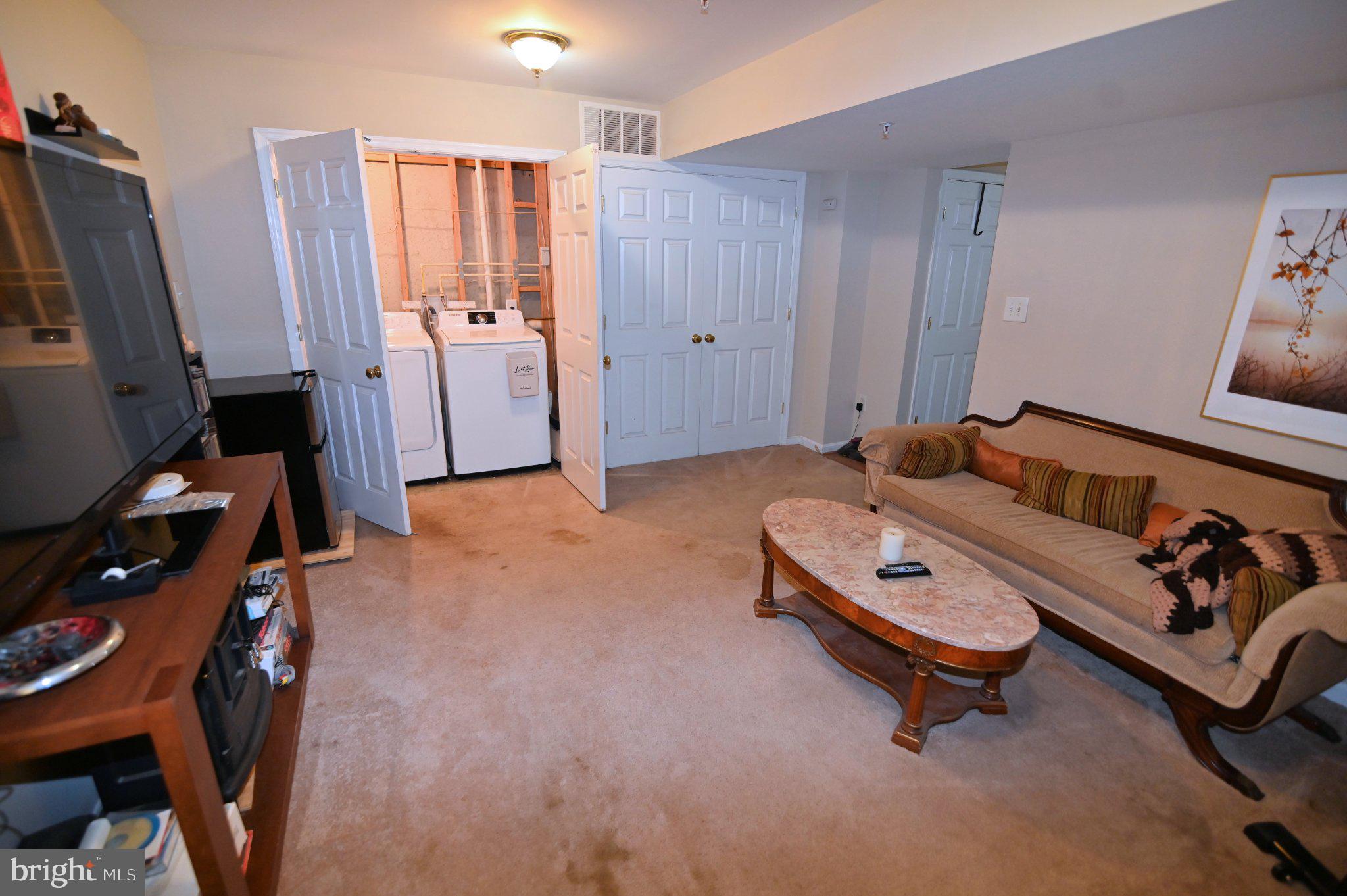 CHANEYS CHOICE - Residential