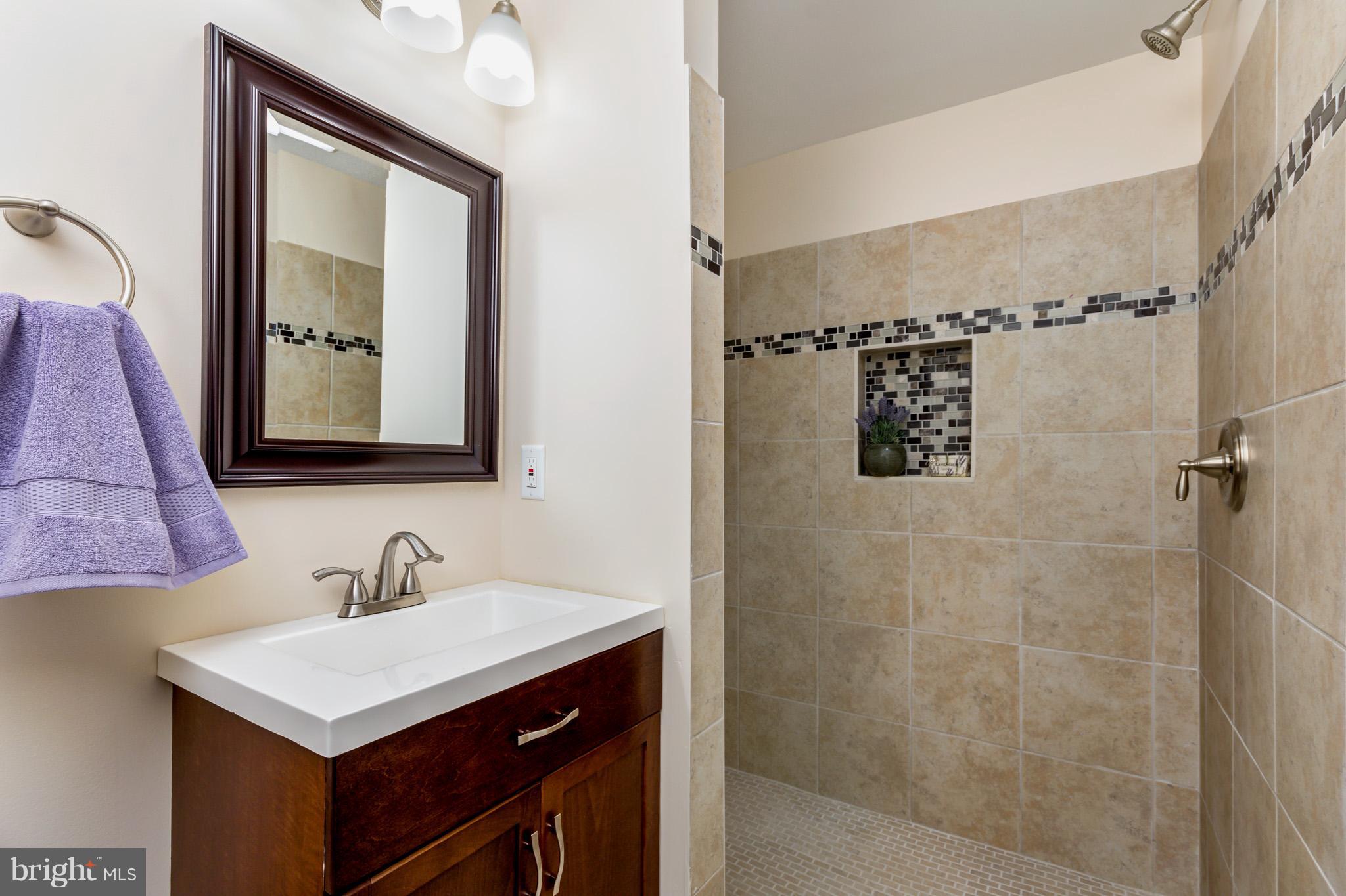 CALIFORNIA GROVE - Residential