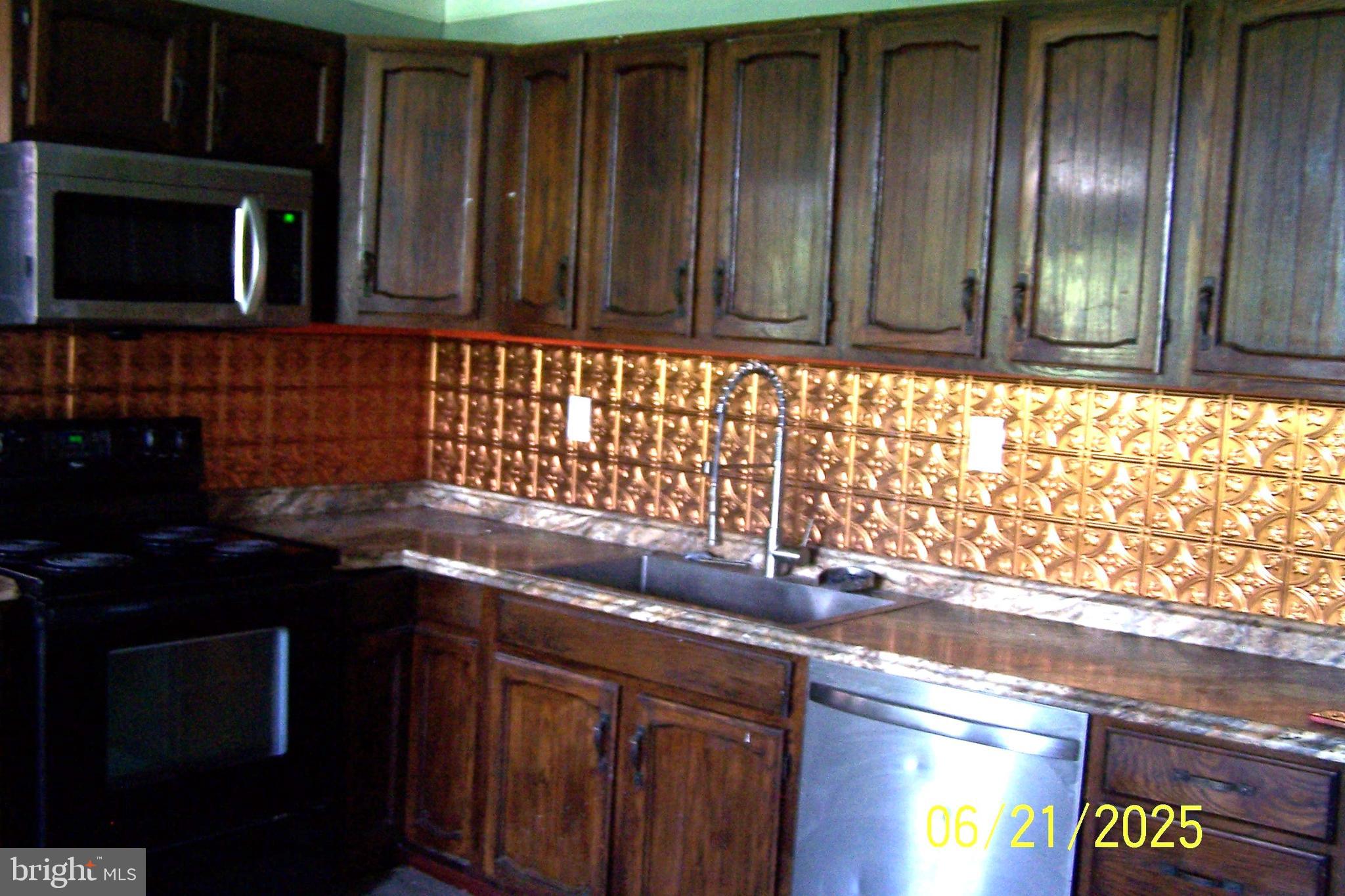 DUTCH HILL - Residential