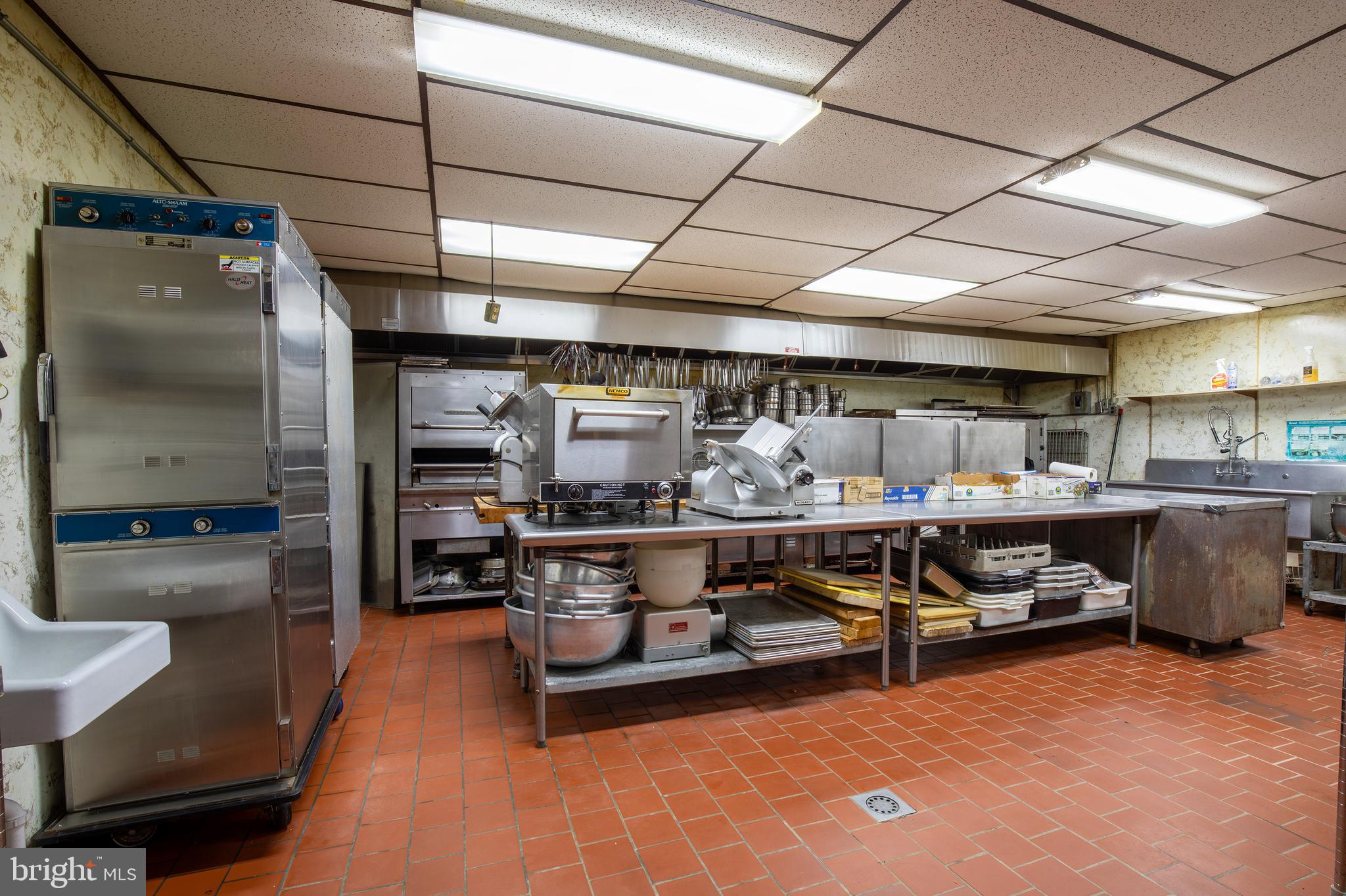 PINE VIEW ACRES - Commercial Sale