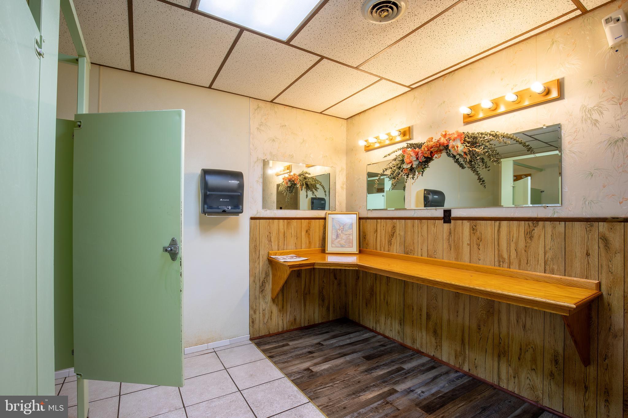 PINE VIEW ACRES - Commercial Sale